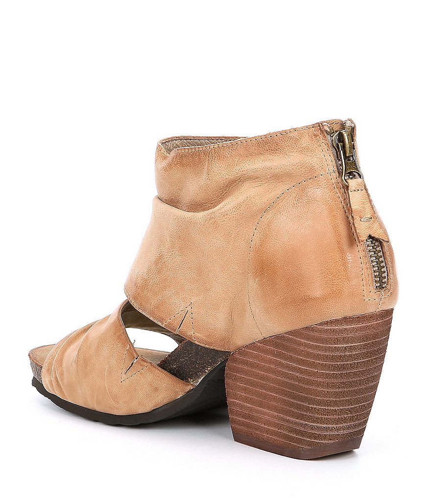 OTBT Patchouli Leather Sandals