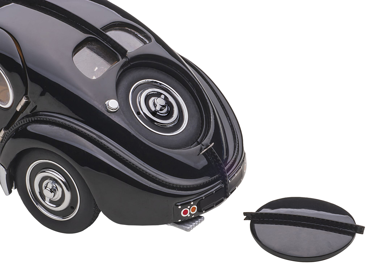 Bugatti Chiron Yellow and Black 1/24 Diecast Model Car by Maisto