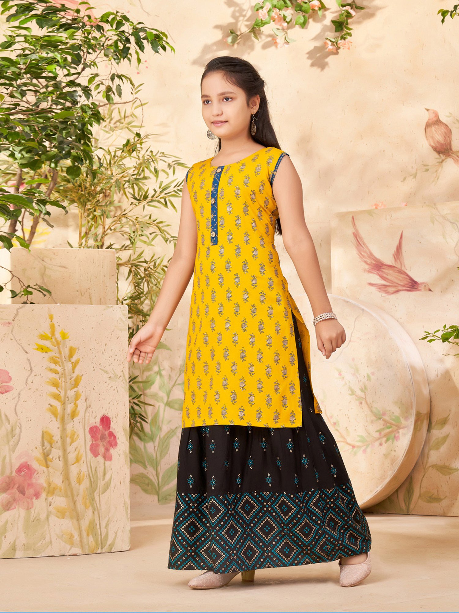 Aarika Girls Yellow Floral Print Kurti