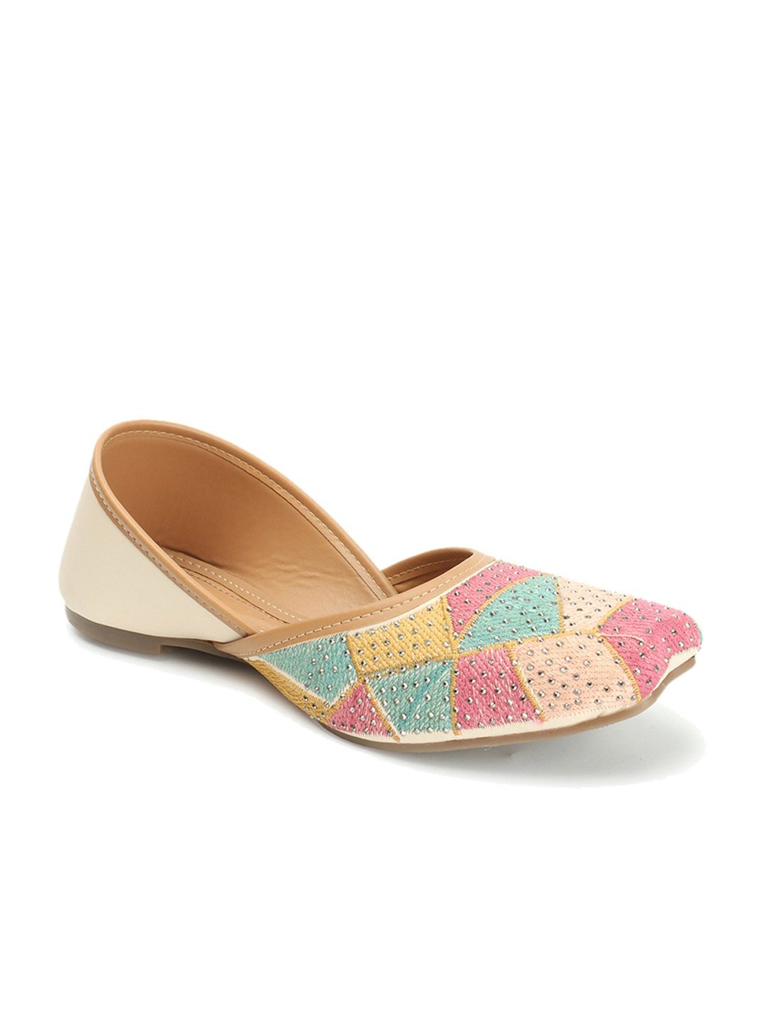 Iconics Women's Cream Ethnic Juttis