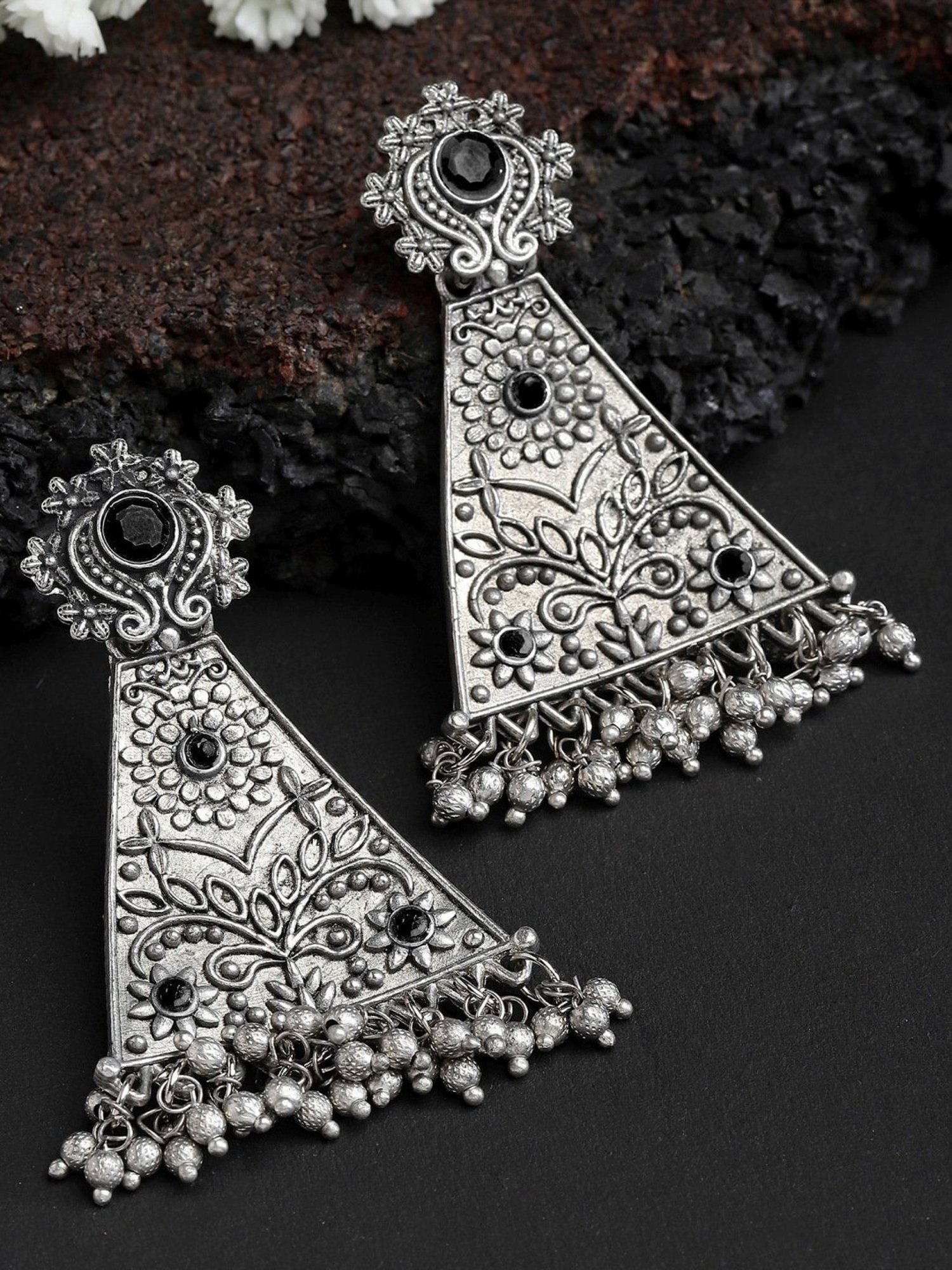 Karatcart Oxidised Silver Black Stone Floral Design Drop Earring for Women