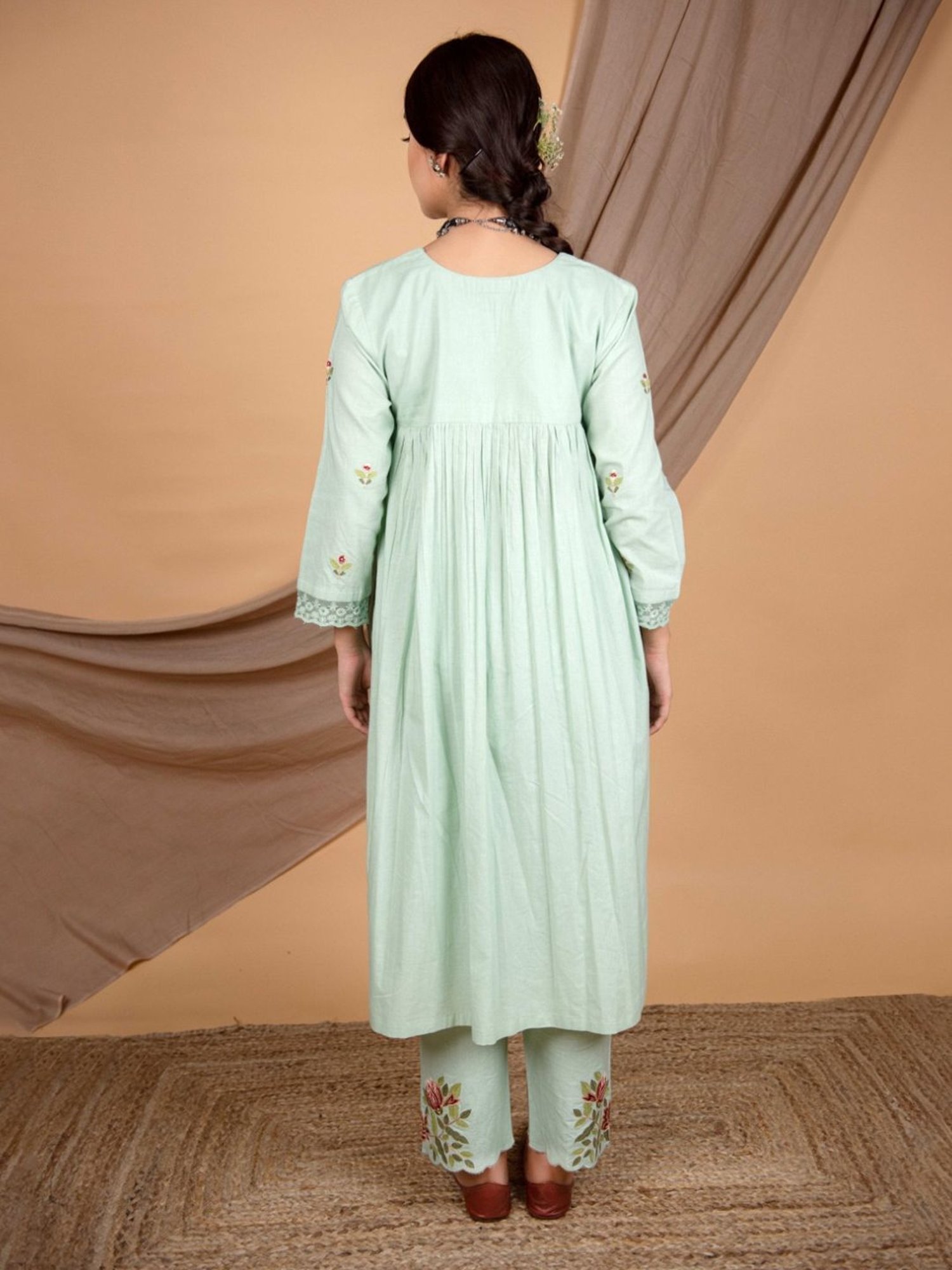 Priya Chaudhary Green Nargis Hand Embroidered Cotton Kurta