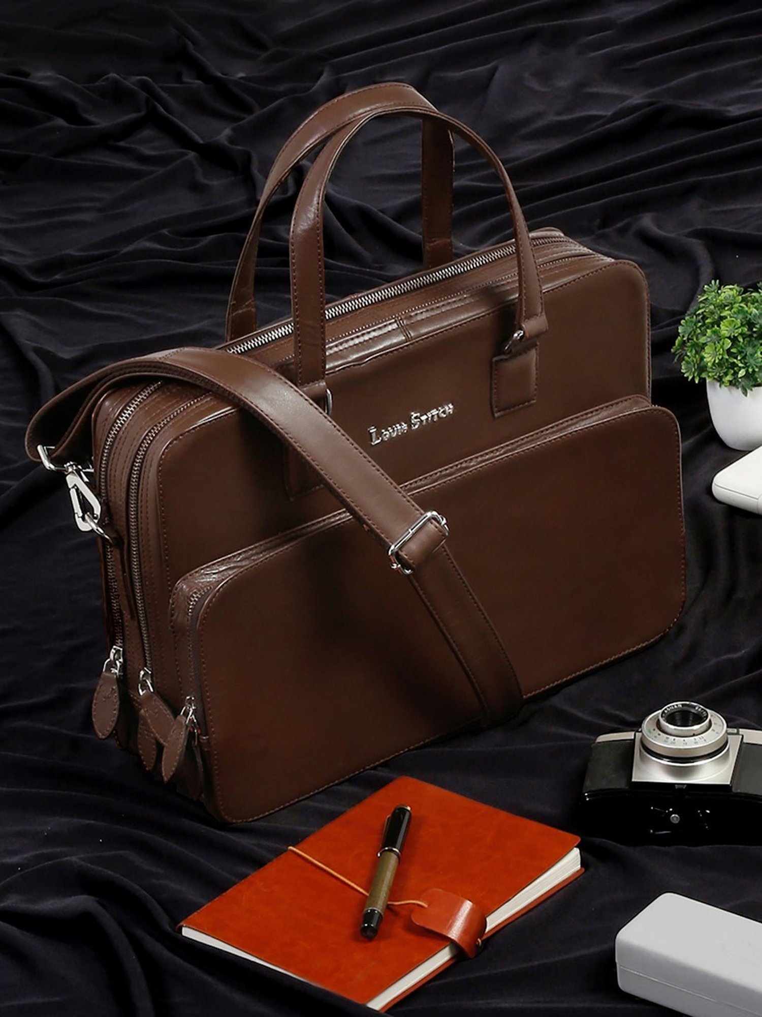 Louis Stitch Brown Leather Medium Multifunctional Executive Laptop Bag