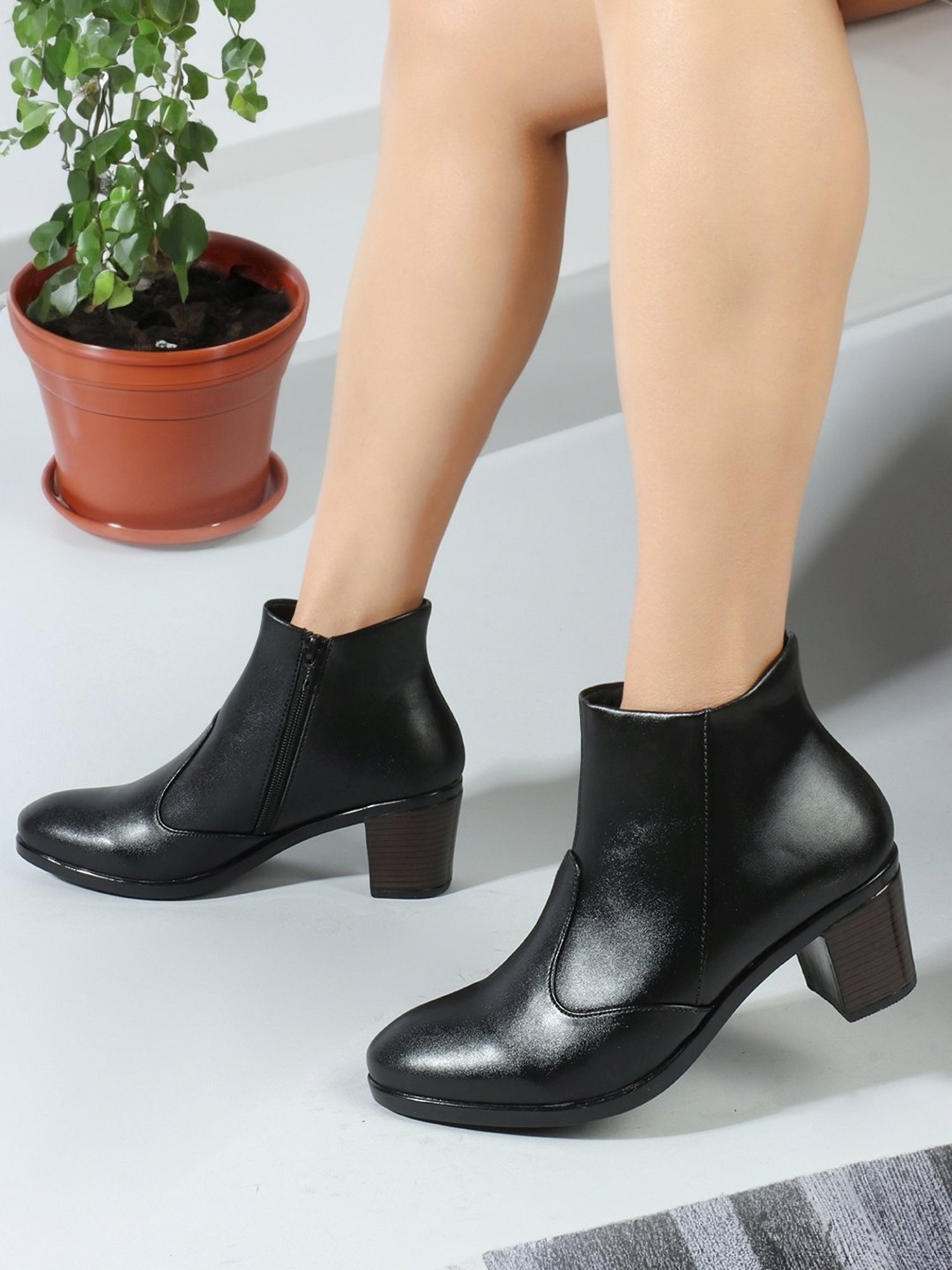 Elle Women's Black Casual Booties