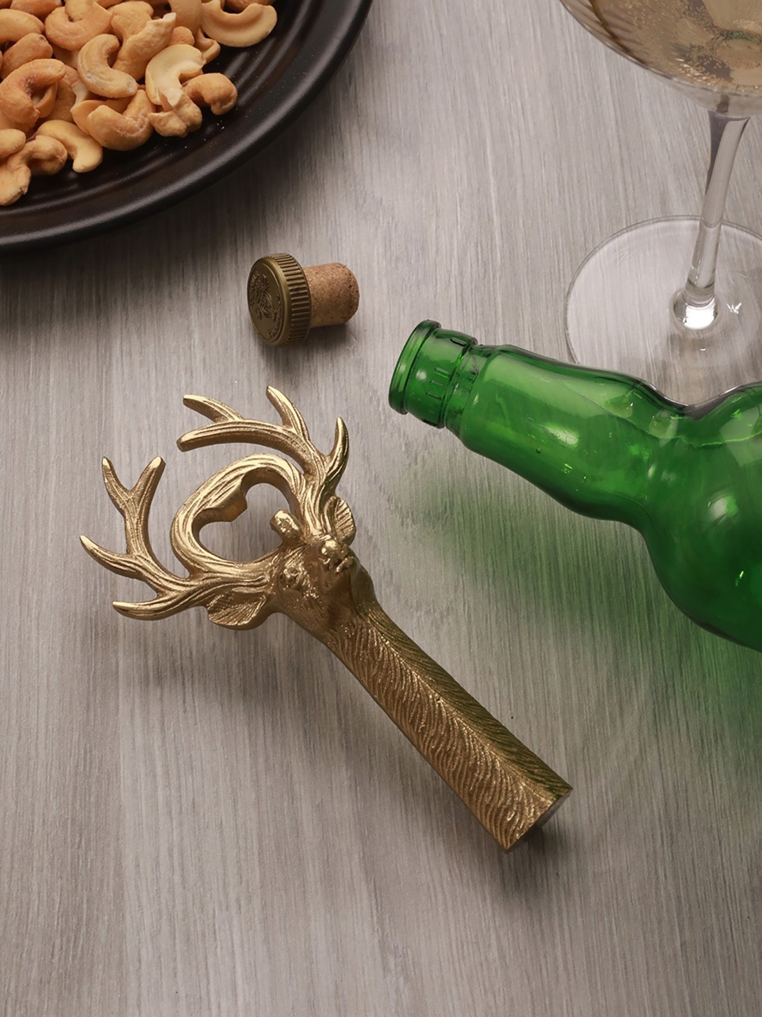 Trovea's Deer Design Golden Bottle Stopper