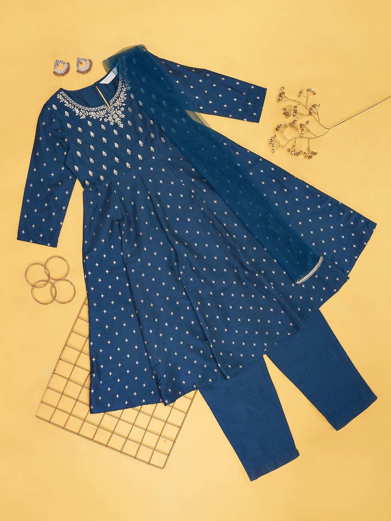 Akkriti by Pantaloons Kids Navy Embroidered Kurta Set