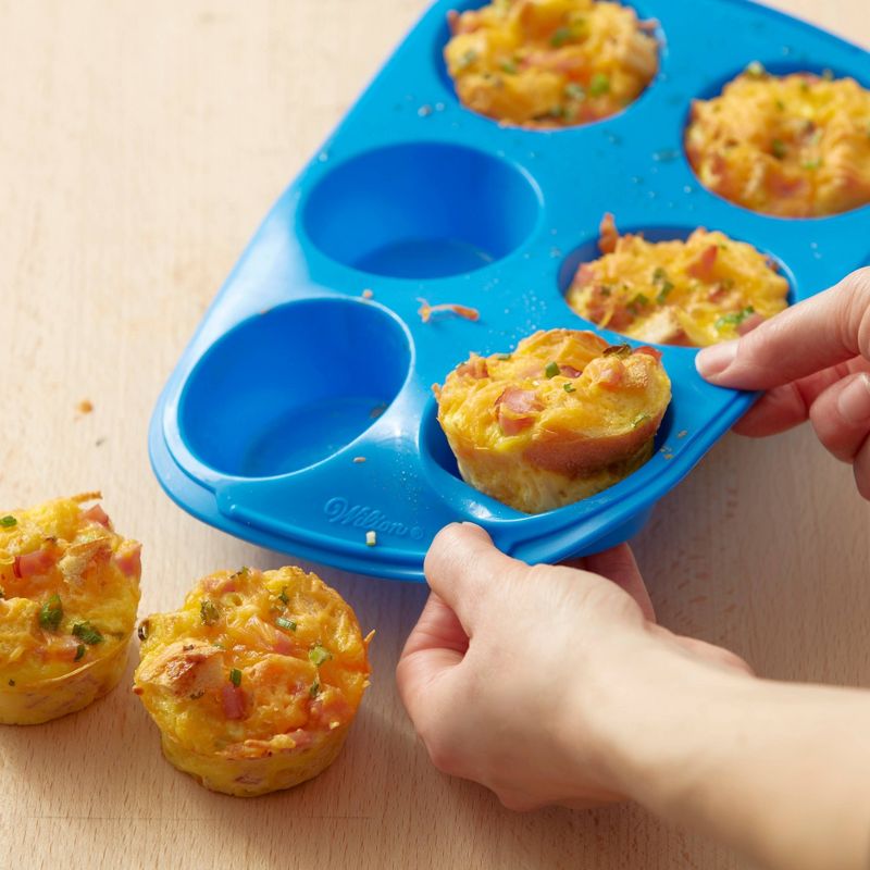 Wilton 6 Cup Easy-Flex Silicone Muffin & Cupcake Pan