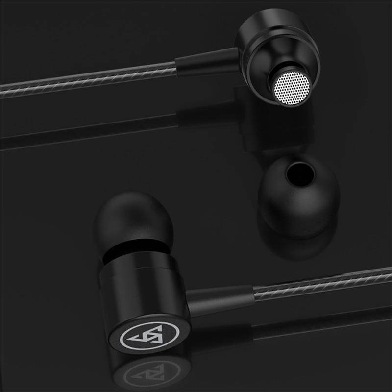 Everyday Wholesale Lots Black Earbuds Bundle Bulk in-Ear Earphones 124 Pack
