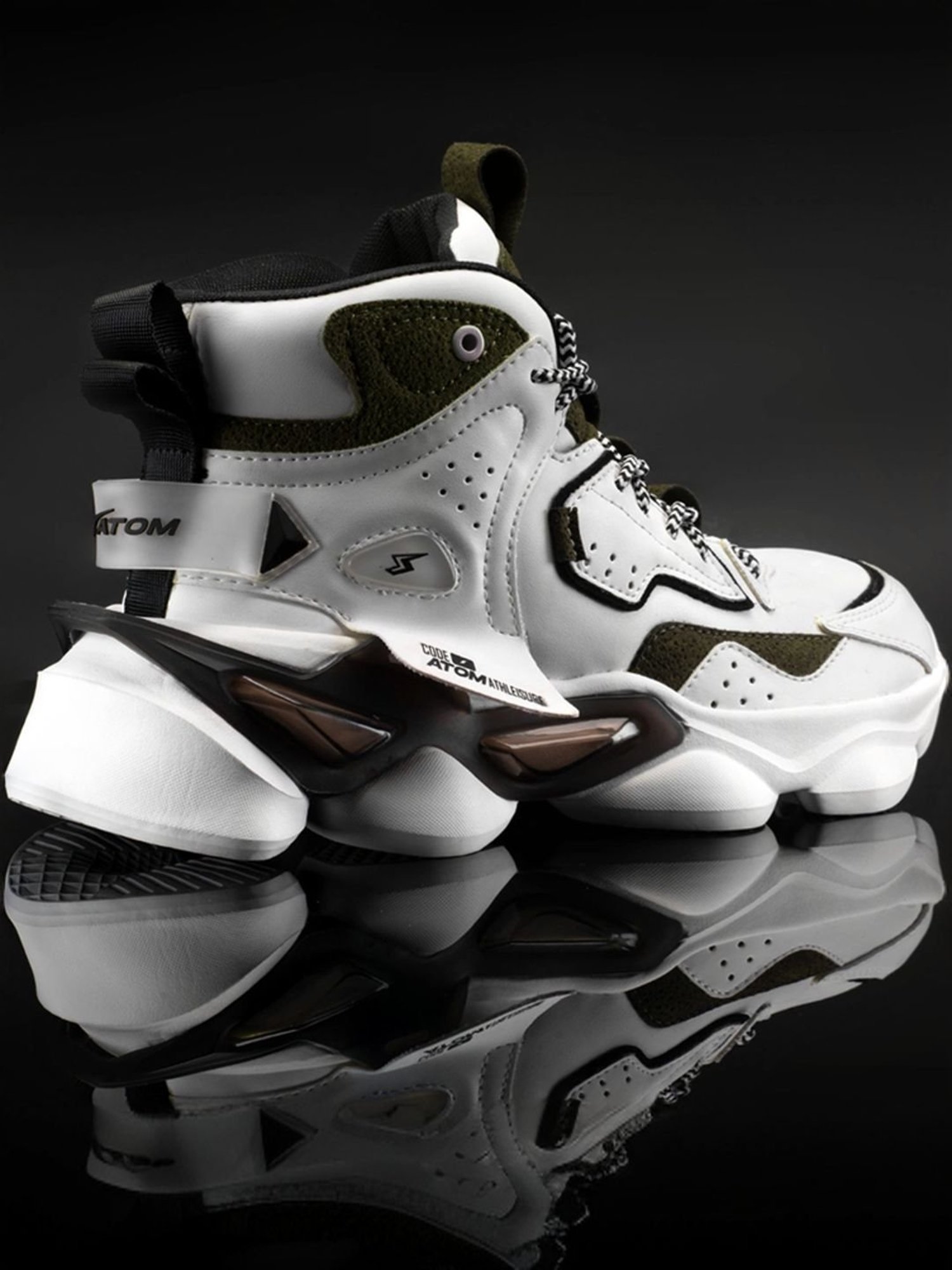 Atom Men's Bulldozer White Running Shoes