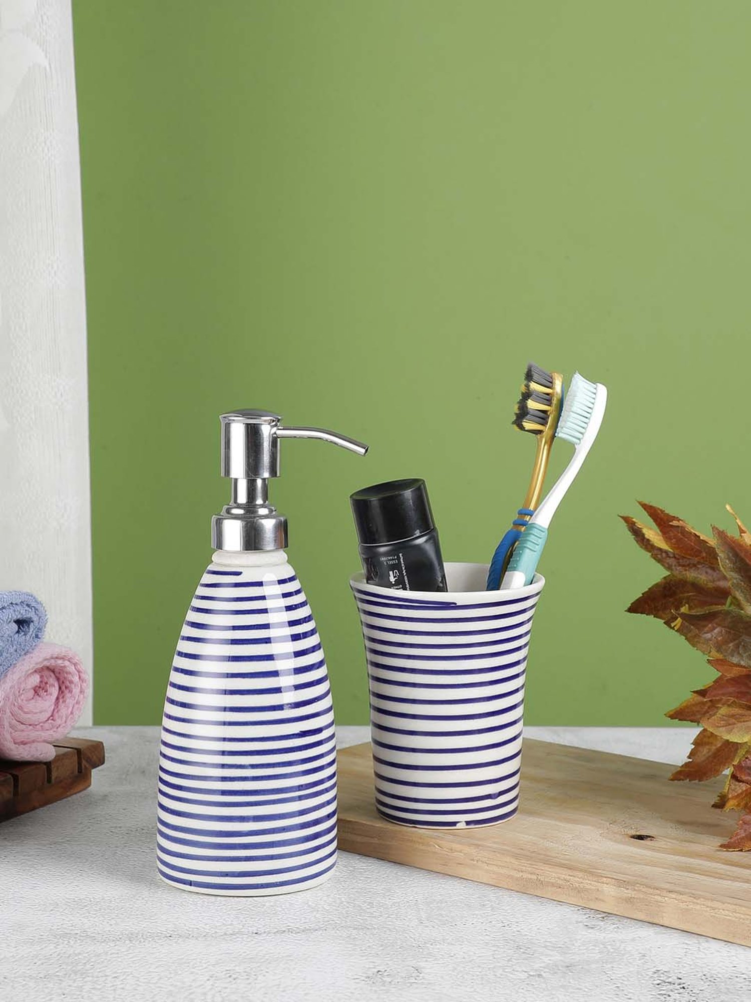 VarEesha Aztec Multicolor Ceramic Bath Accessories - Set of 2