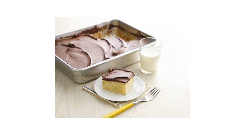 Betty Crocker Super Moist Yellow Cake Mix & Chocolate Frosting Bundle