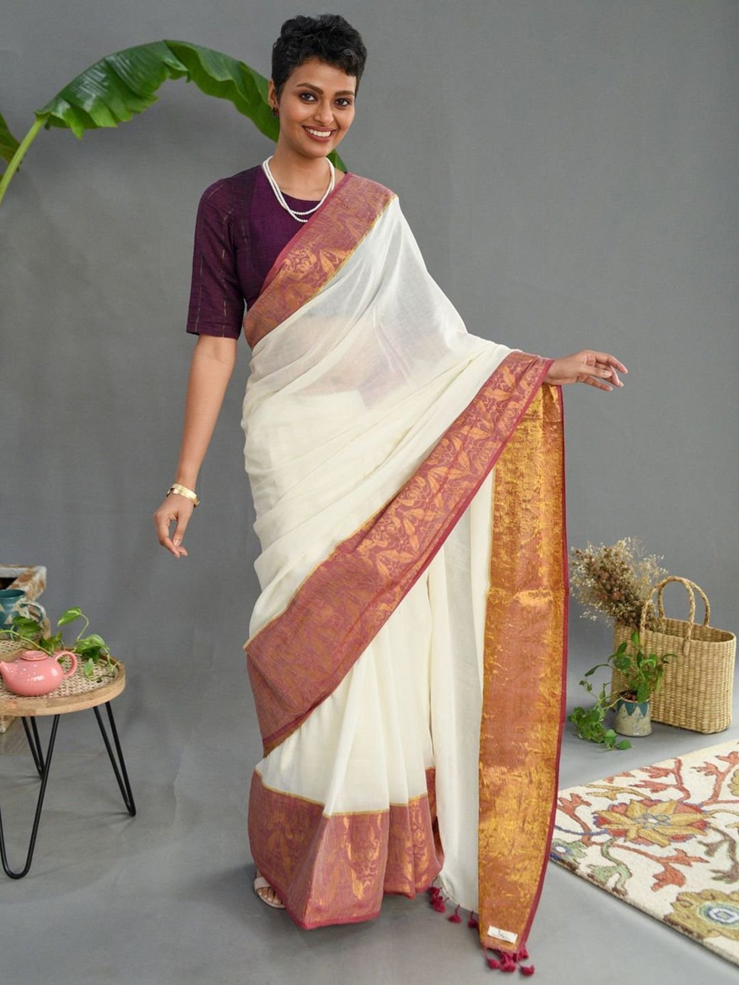 Suta White & Red Cotton Woven Saree Without Blouse