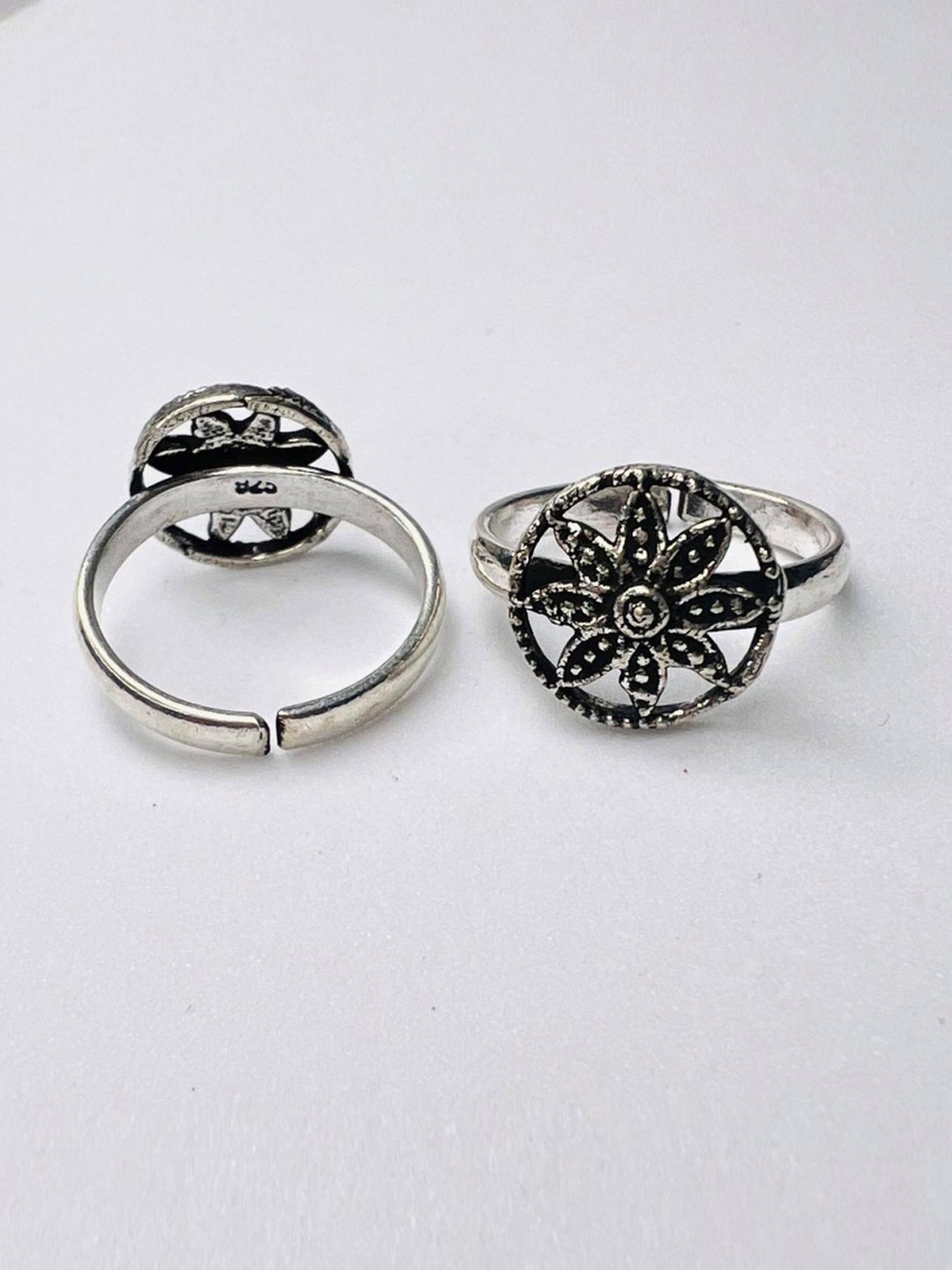 Arte Jewels 925 Sterling Silver Oxidized Toe Rings (Pair of 2)