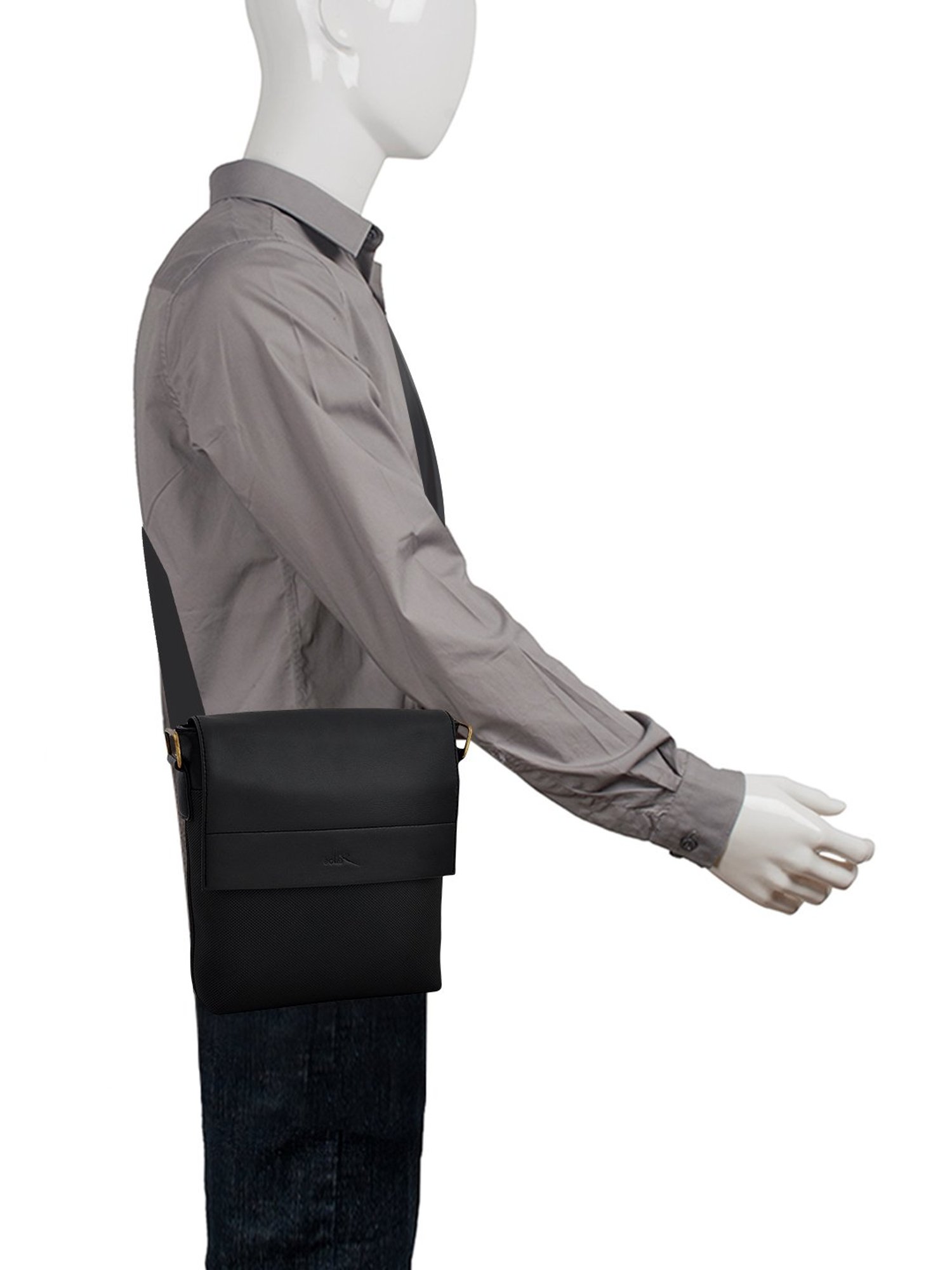 Yelloe Black Solid Medium Cross Body Bag