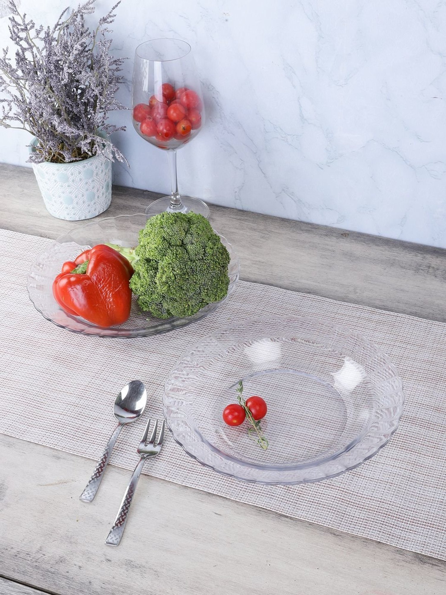 Pure Home and Living Transparent Glass Textured Dinner Plates