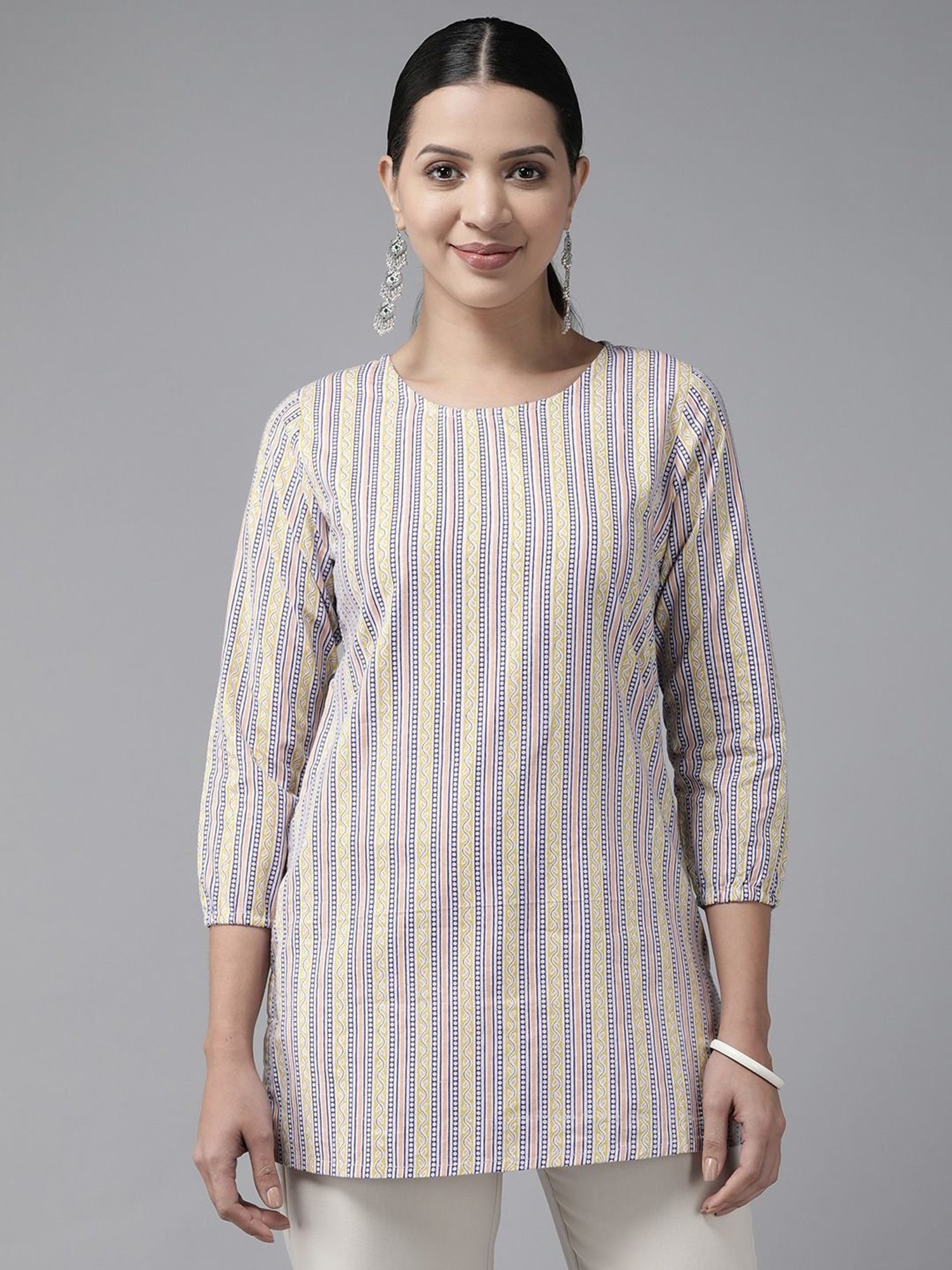Prakrti Multicolored Cotton Printed Straight Short Kurti