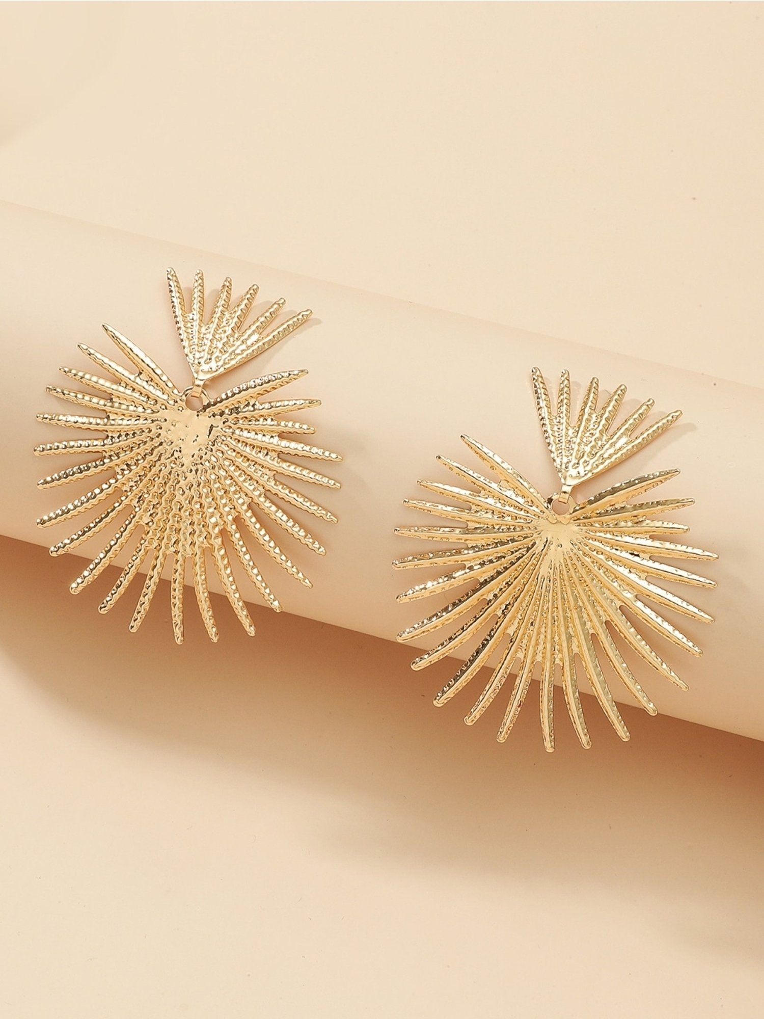 OOMPH Golden Tone Floral Motif Retro Vintage Style Large Statement Fashion Drop Earrings for Women