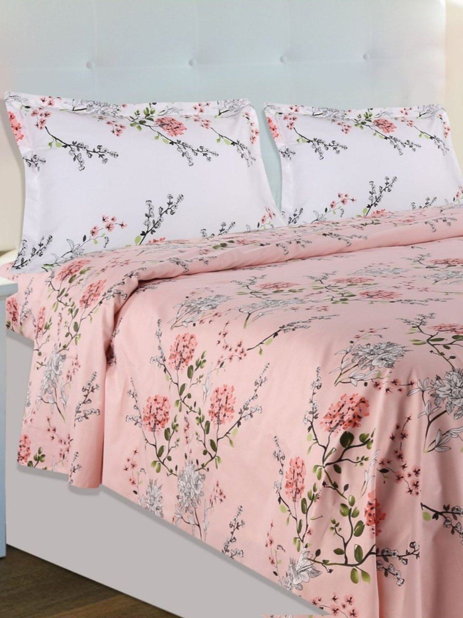Haus & Kinder Victorian Summer Dream Printed Pink 186 TC Cotton Bed Sheet with 2 Pillow Covers