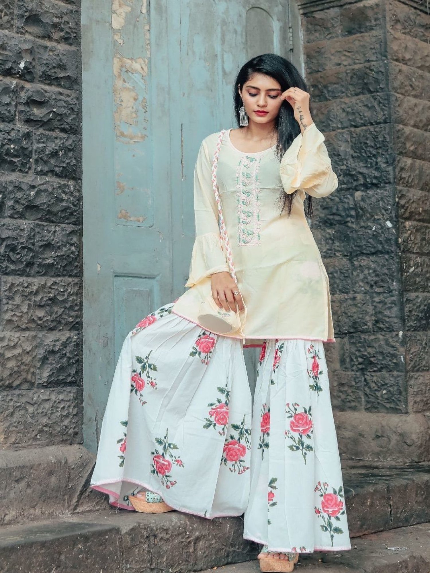 Thread and Button Cream Hand Embroidered Kurta with Beautiful Potli