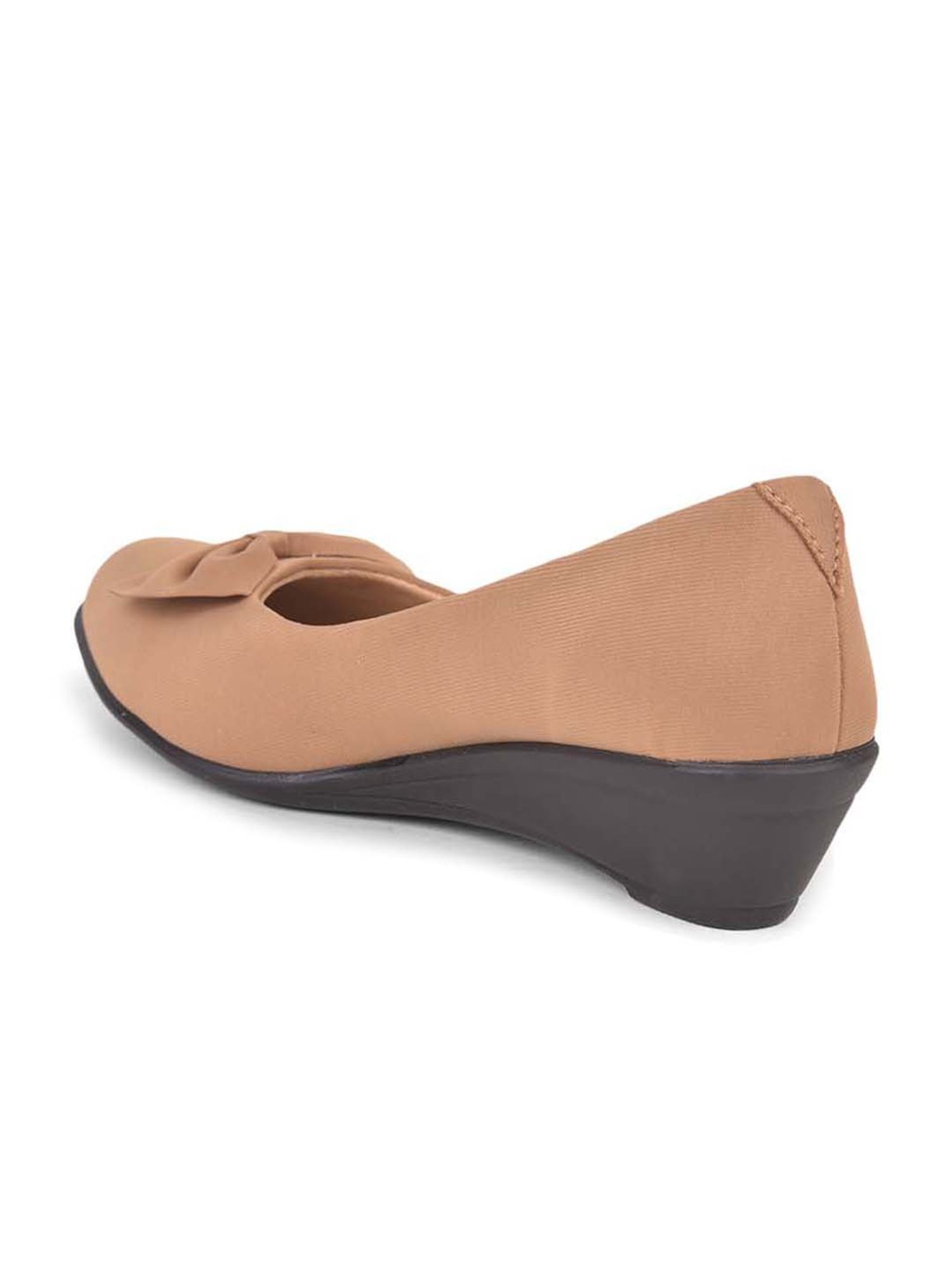 Salario Women's Beige Wedge Pumps