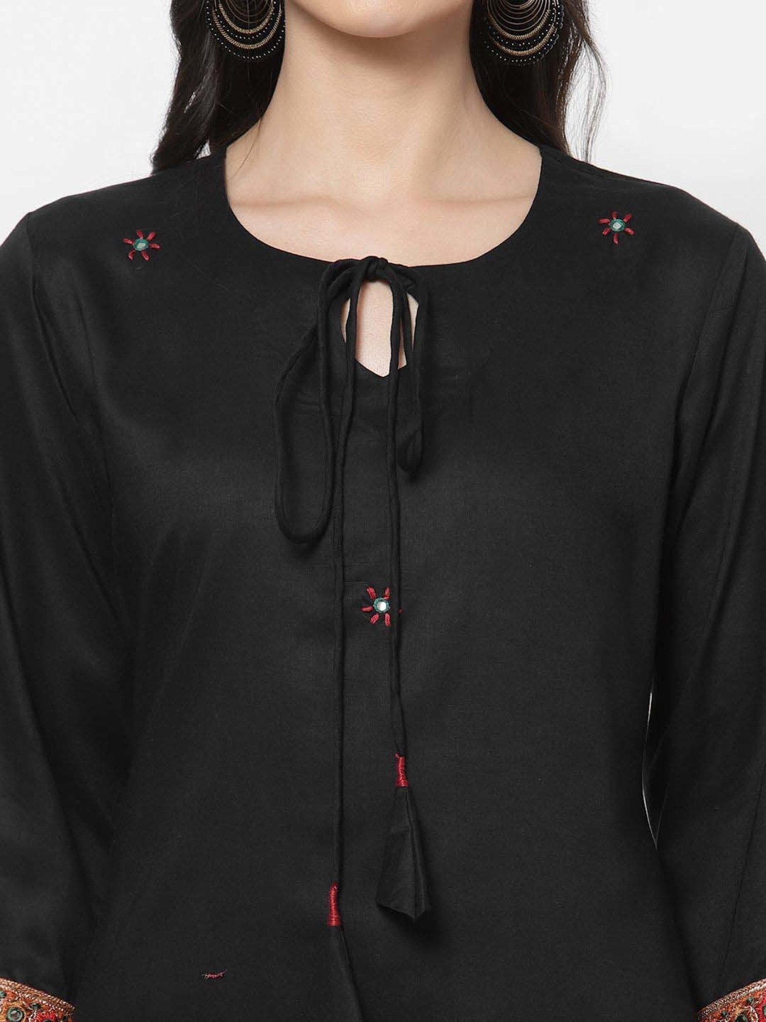 DART STUDIO Black Embroidered Straight Kurta