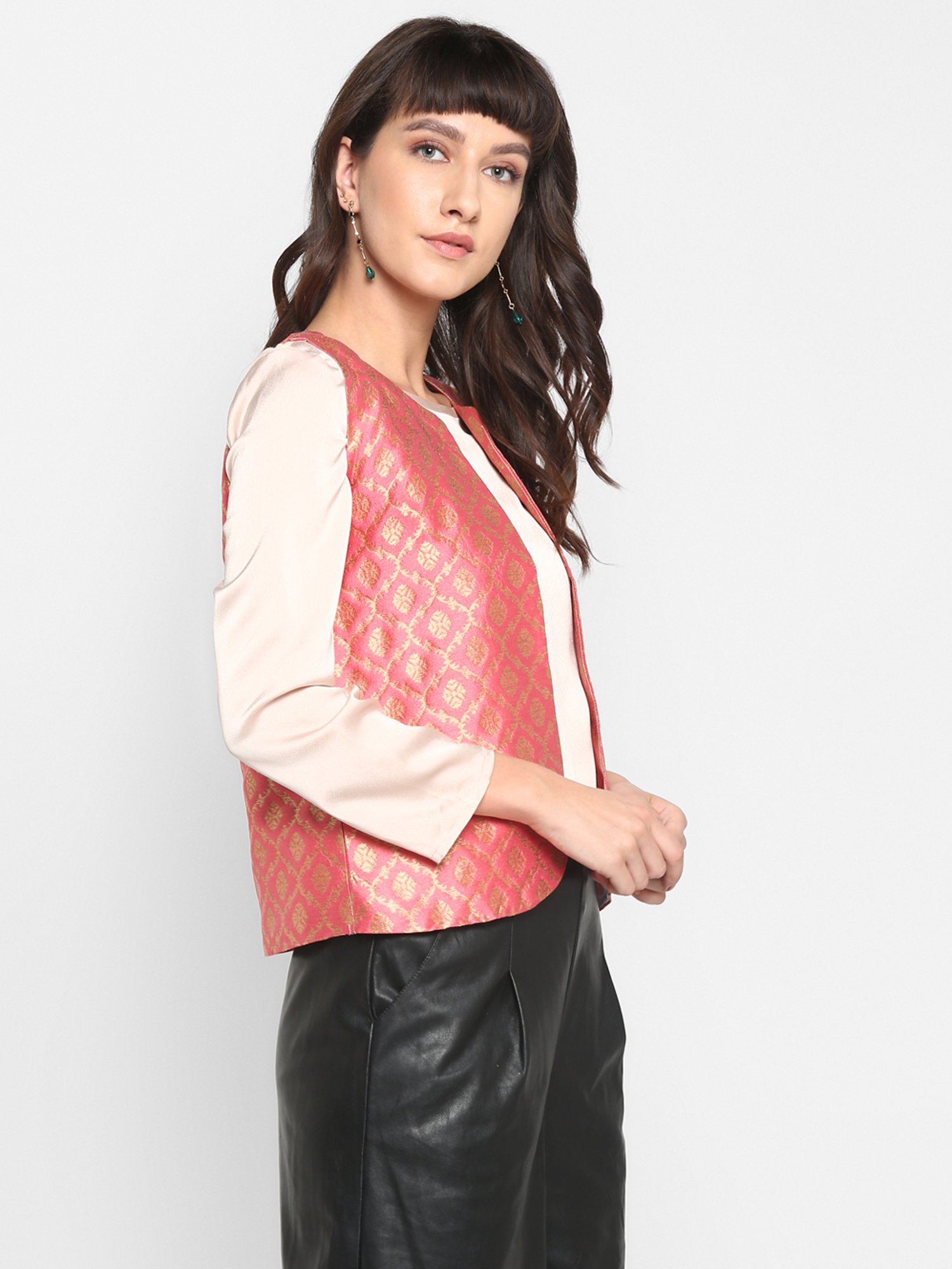 Hangup Pink Jacquard Pattern Shrug