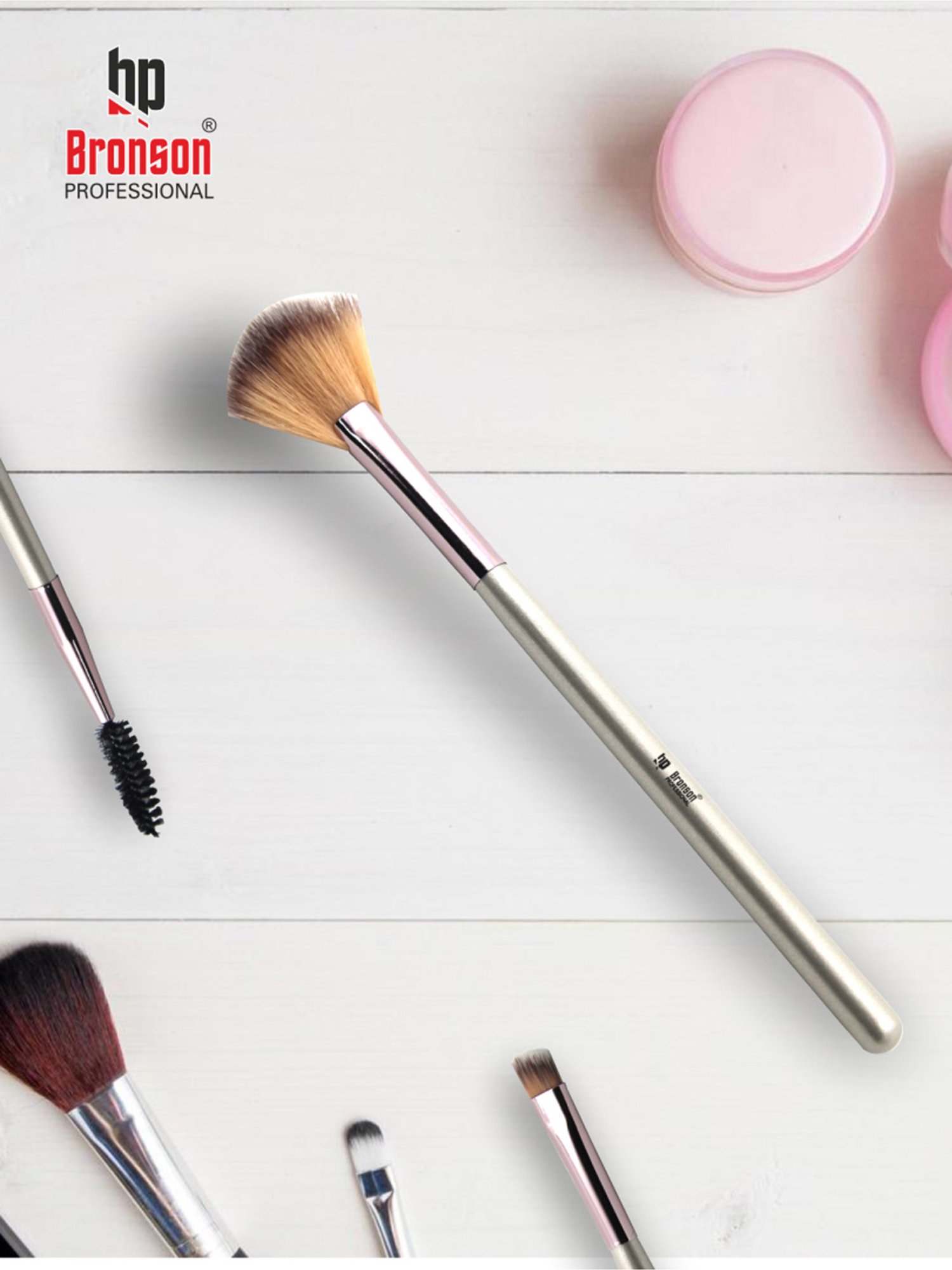 Bronson Professional Classic Highlighting Fan Brush