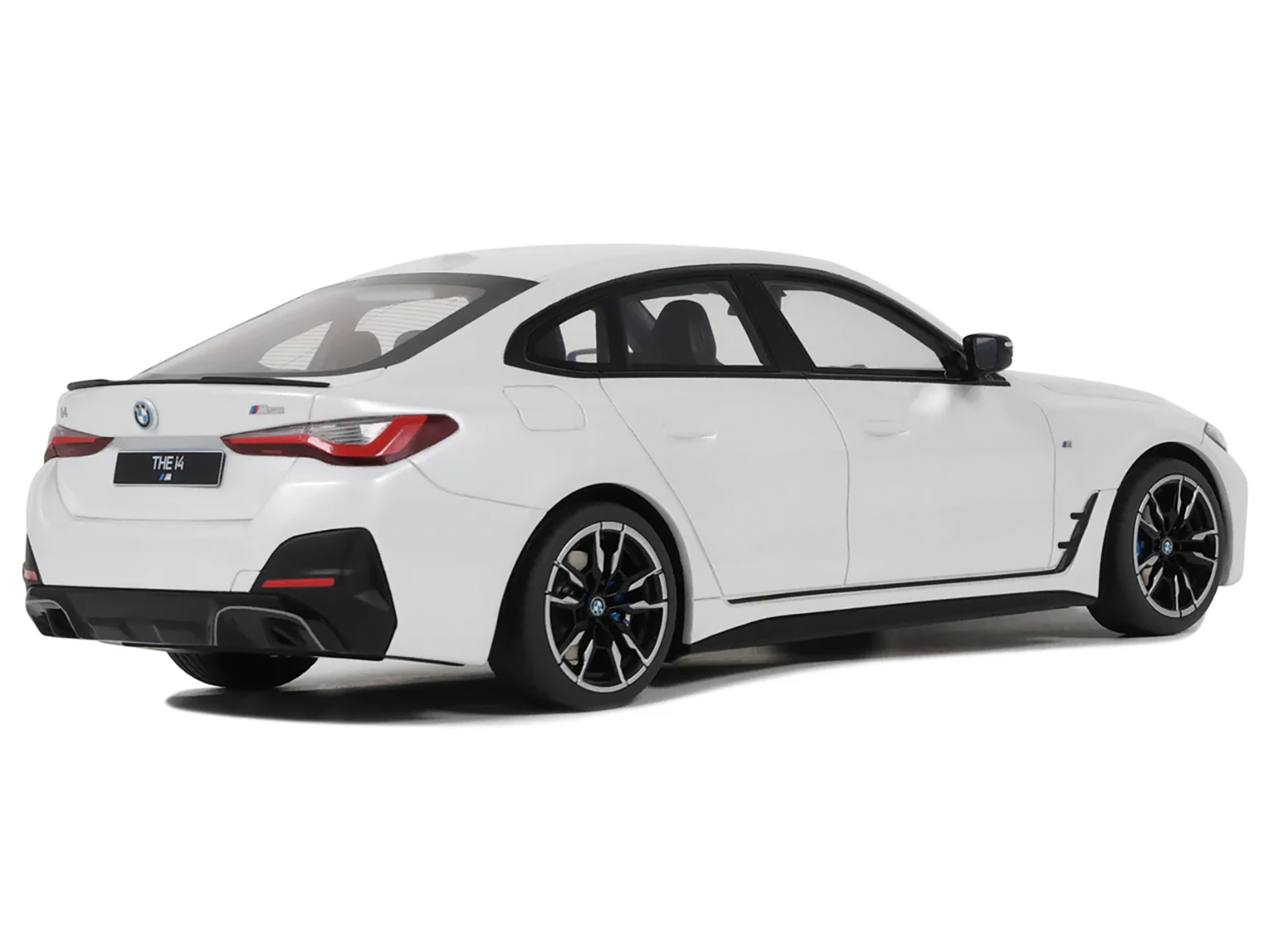 1982 BMW 323i Saturn Blue 1/18 Diecast Model Car by Minichamps