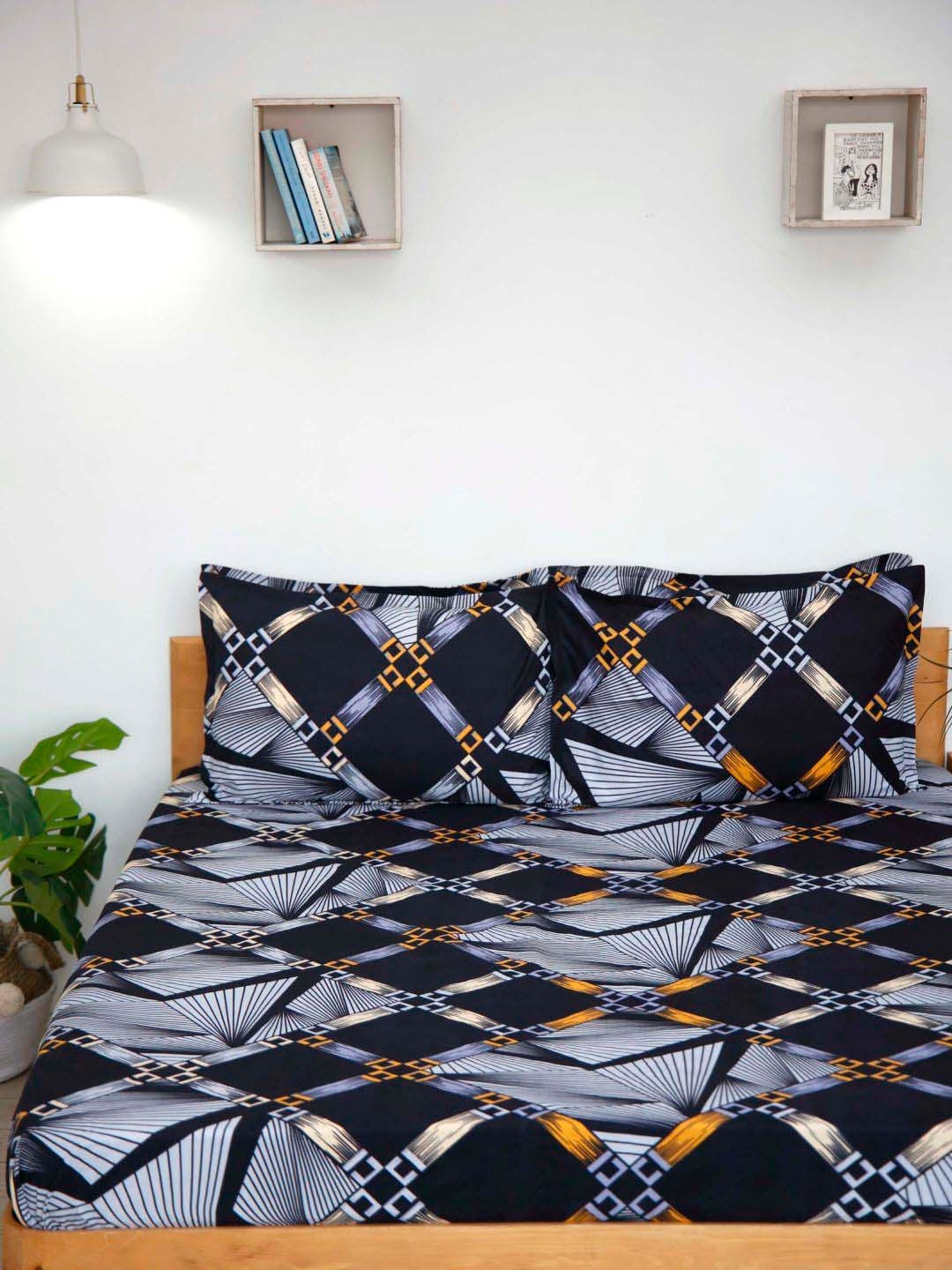 Ariana Black Microfibre 144 TC Queen Bedsheet With 2 Pillow Covers