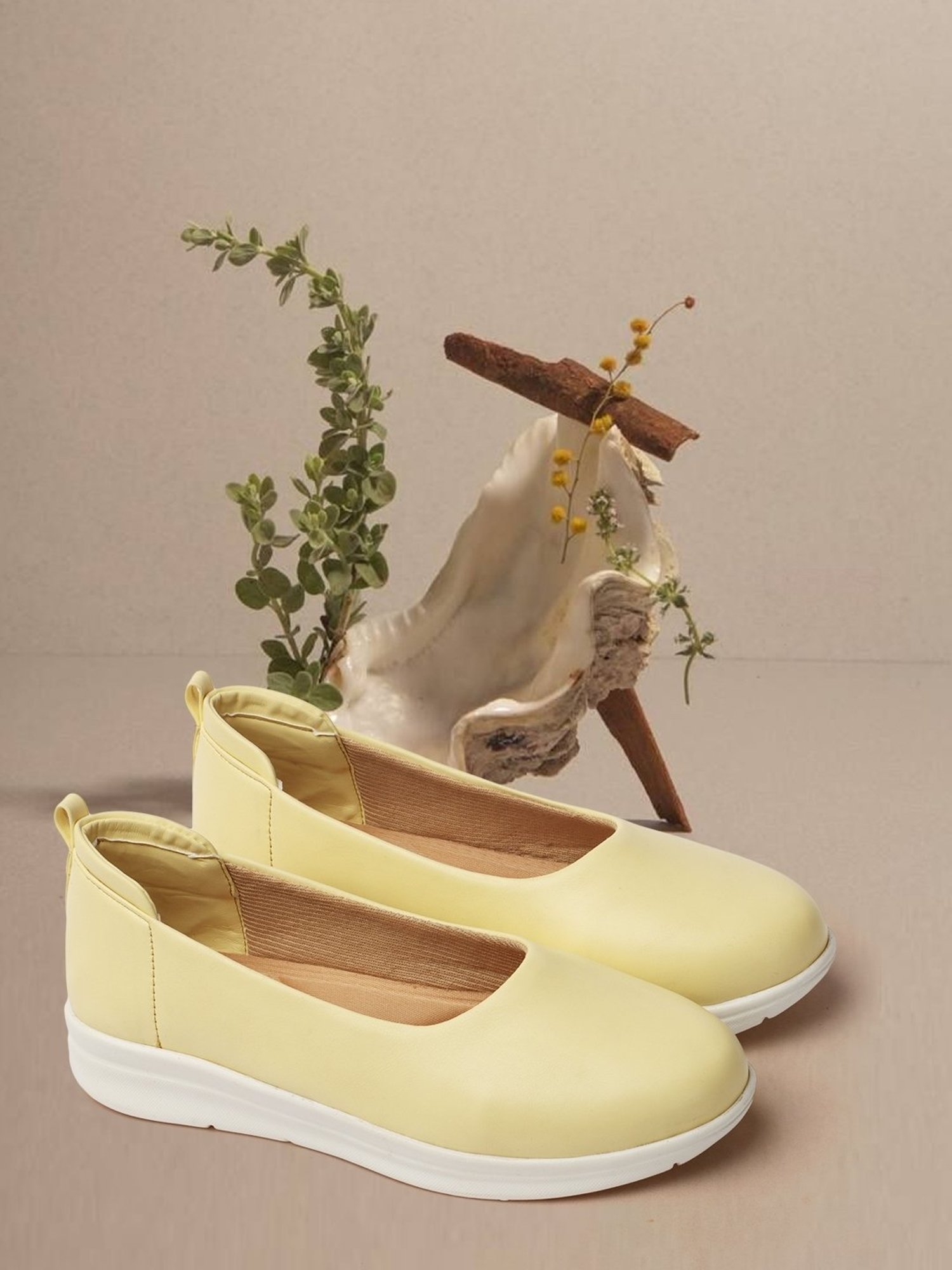 Iconics Women's Yellow Flat Ballets