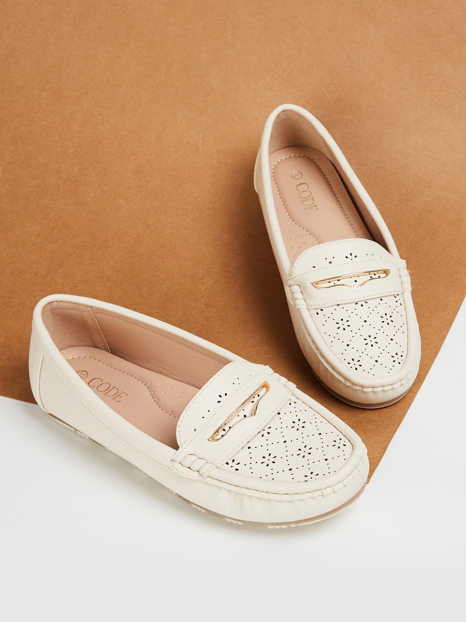 Code by Lifestyle Women's Off White Casual Loafers