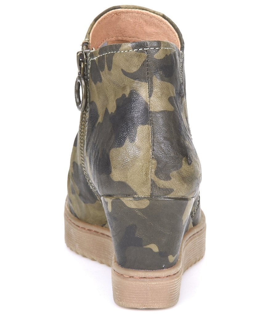 Sofft Siri Waterproof Suede Camouflage Wedge Ankle Boots