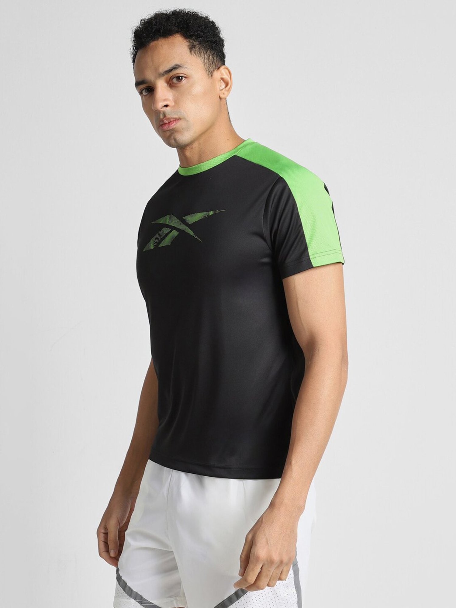 Reebok Black Polyester Regular Fit Print T Shirt