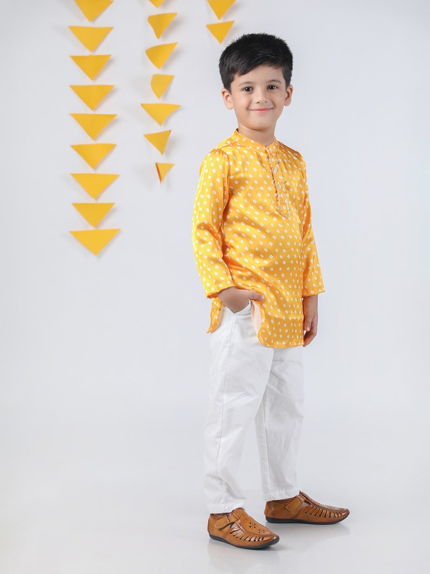 Budding Bees Kids Yellow & White Printed Full Sleeves Kurta with Pyjamas