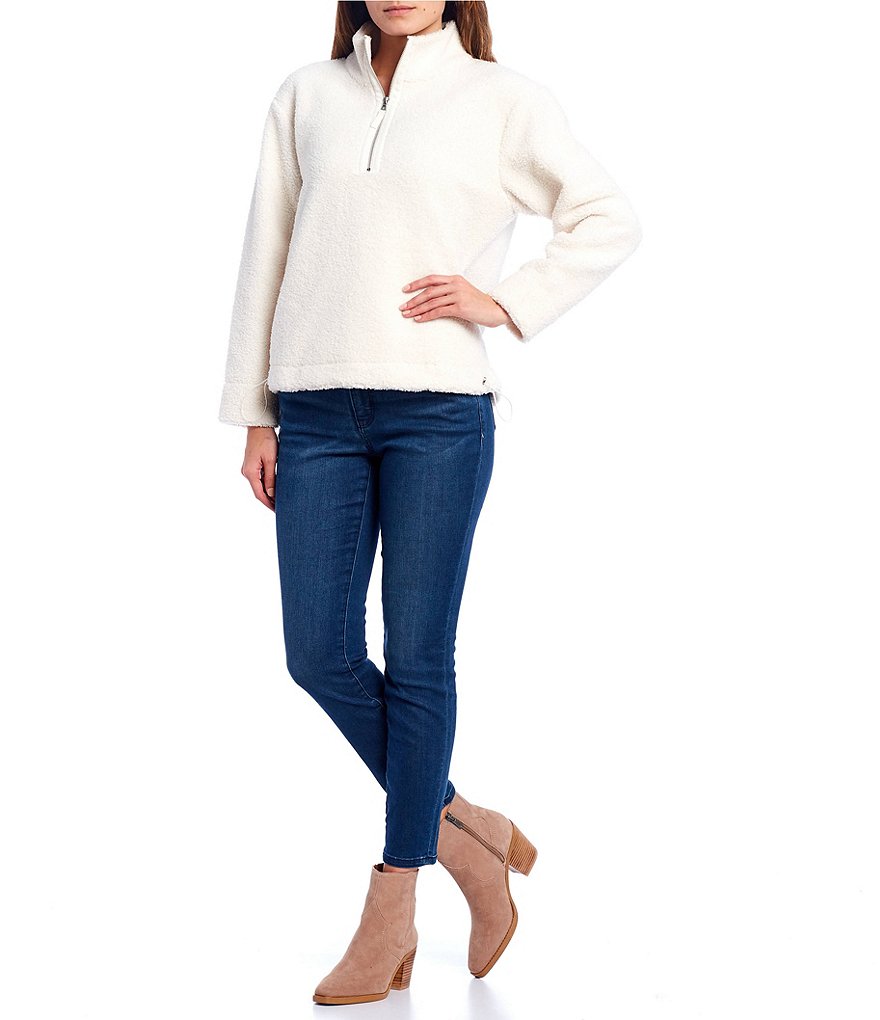 Modern Movement Solid Seamless Scoop Neck Microfiber Camisole