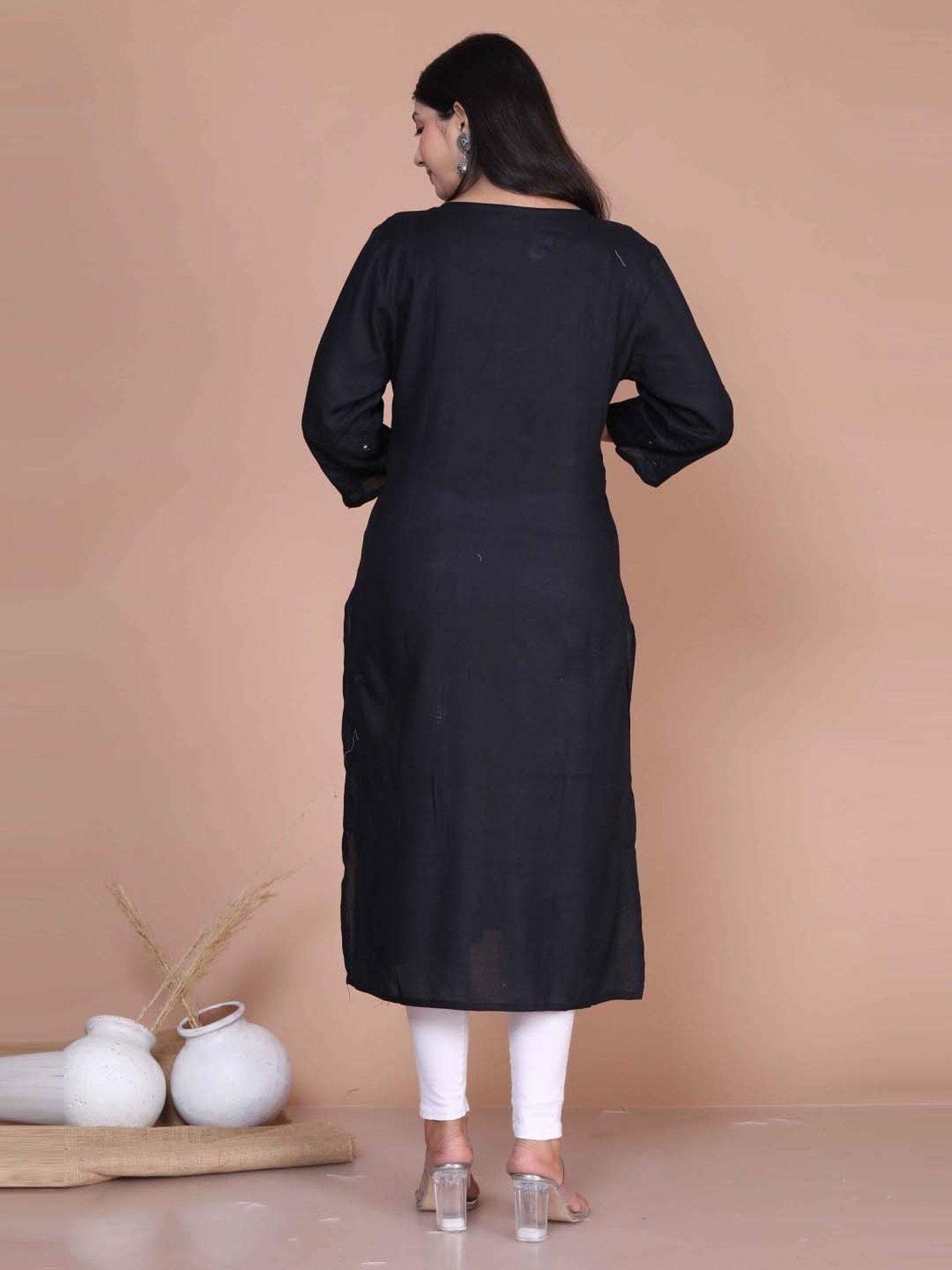 Miravan Black Embroidered Straight Kurta