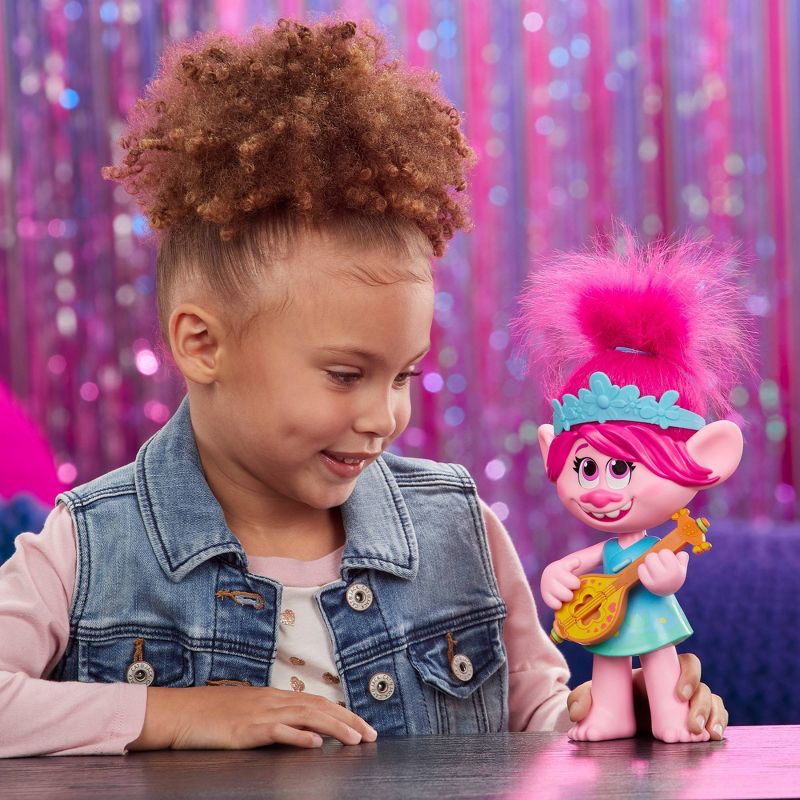 DreamWorks Trolls World Tour Pop-to-Rock Poppy Singing Doll
