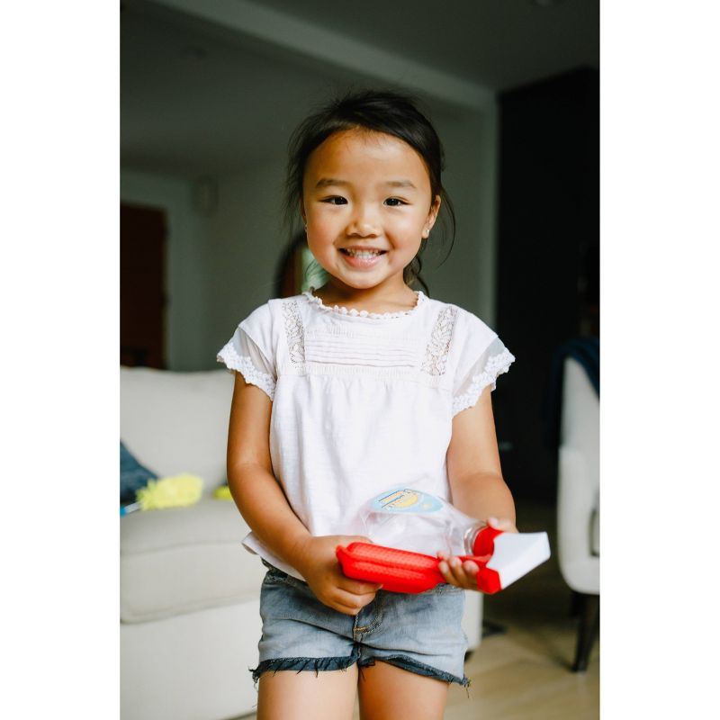 Chuckle & Roar Lil Helper Cleaning Role Play Set