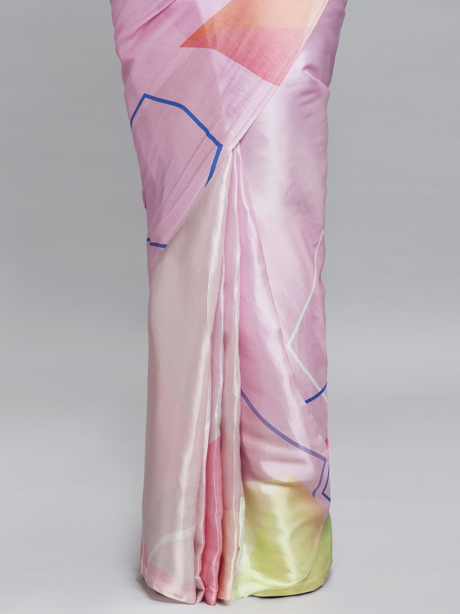 Navyasa Powder Pink Liva Satin Geometric Printed Saree With Coordinated Unstitched Blouse Piece