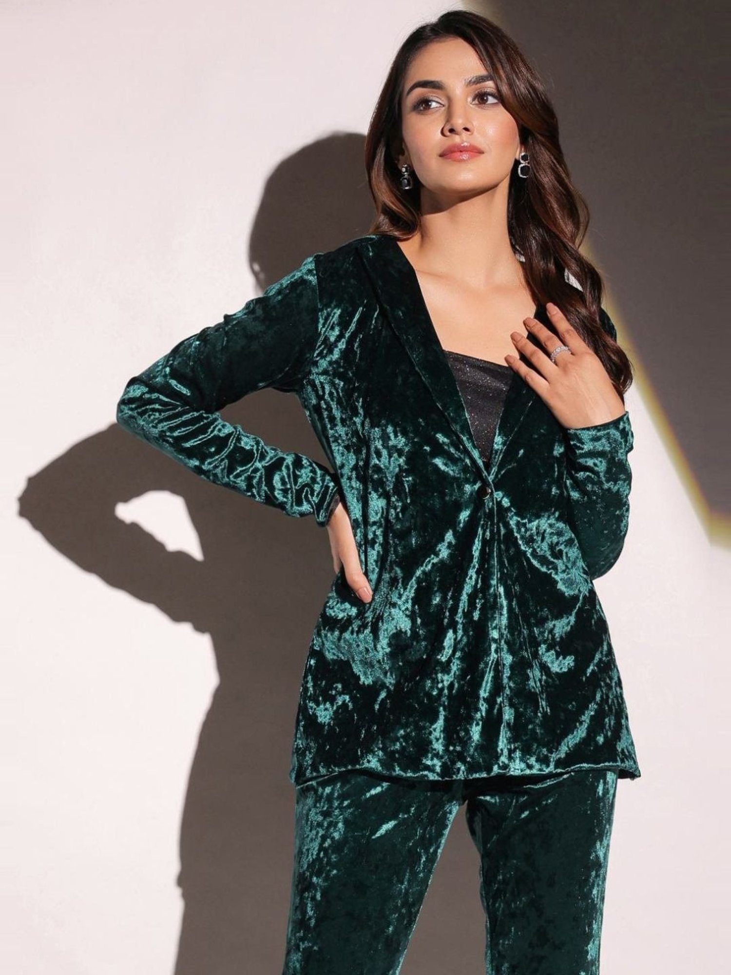 BInfinite Emerald Green Showtime Velvet Blazer