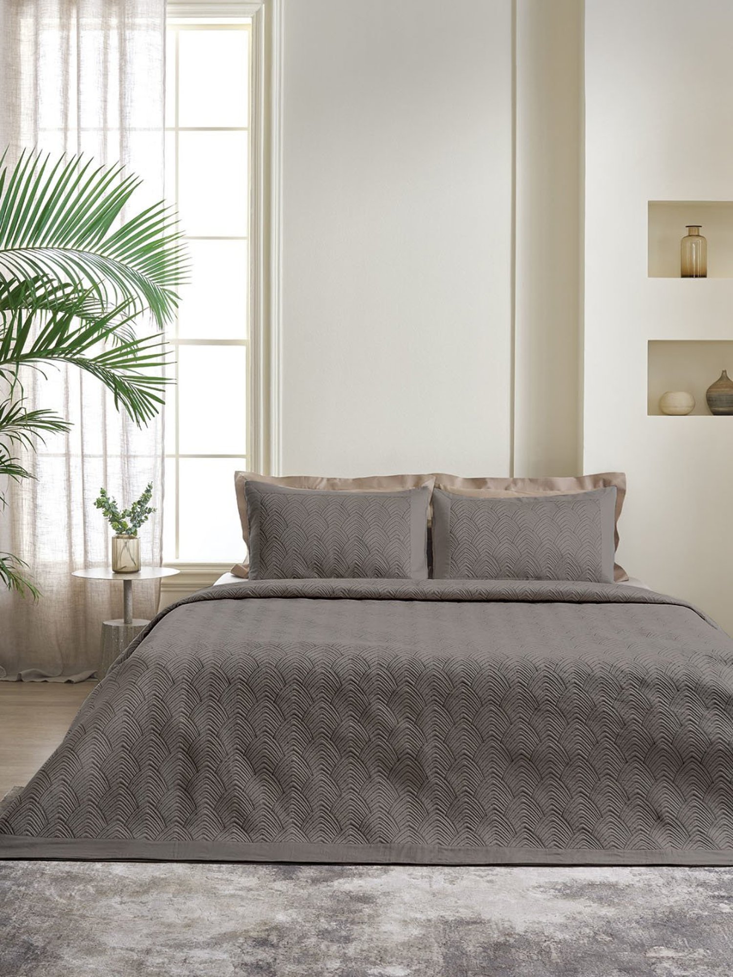 DDECOR Live beautiful Geometric Victorian Metallic Grey 210 TC Cotton Comforters - Set of 3