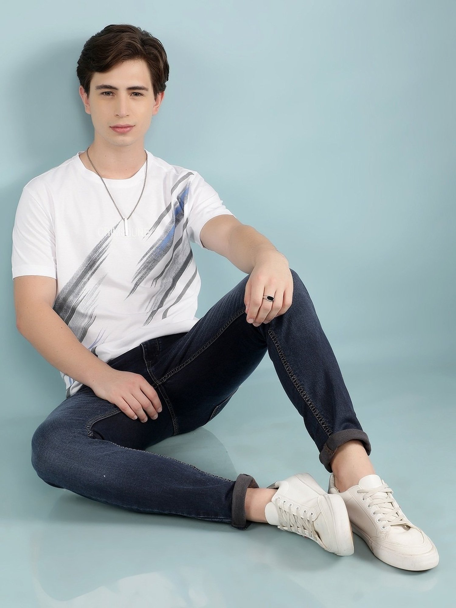 Crimsoune Club White Slim Fit Printed T-Shirt