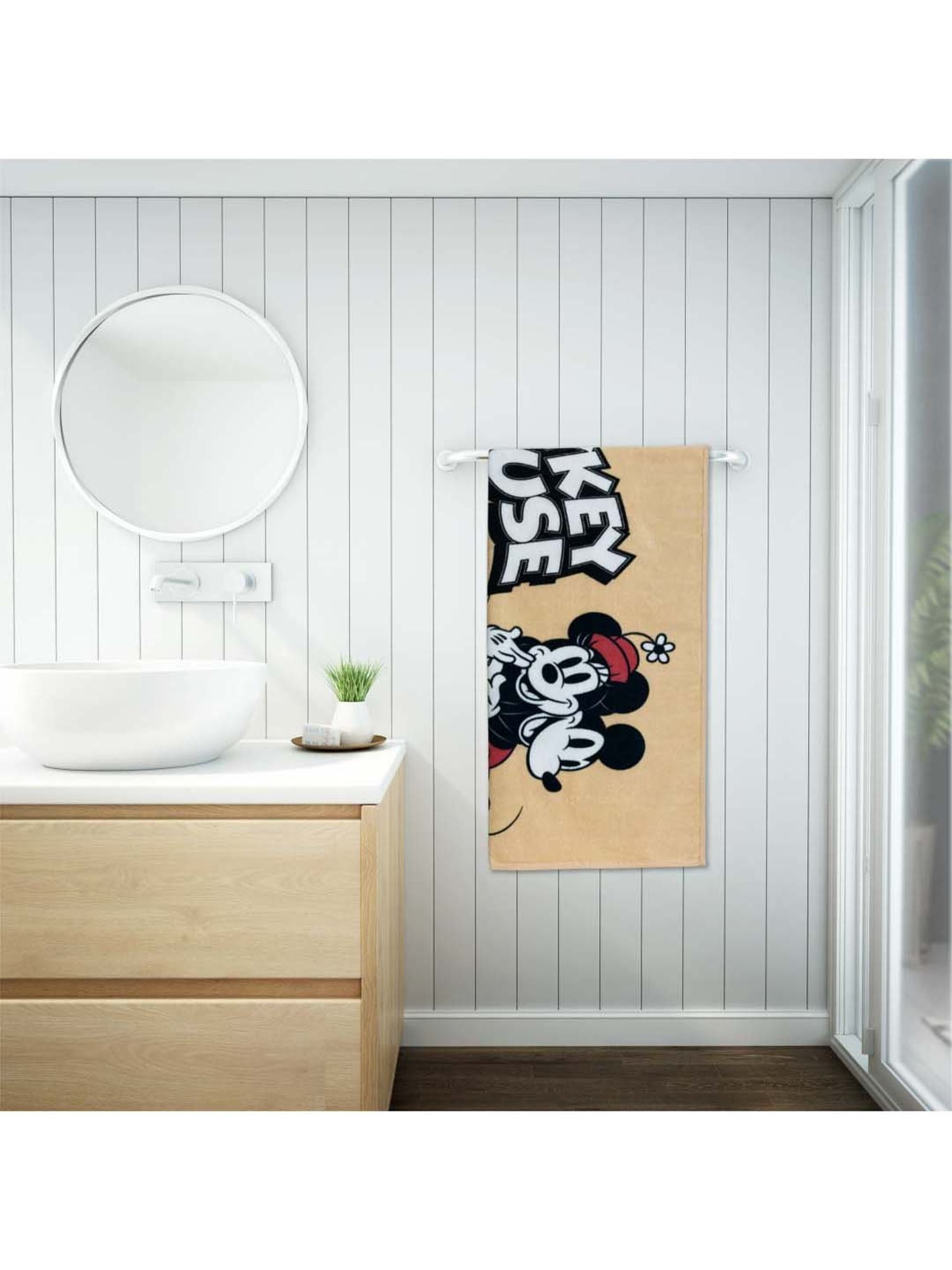 Spaces Disney Beige Cotton 380 GSM Kids Bath Towel - Set of 1