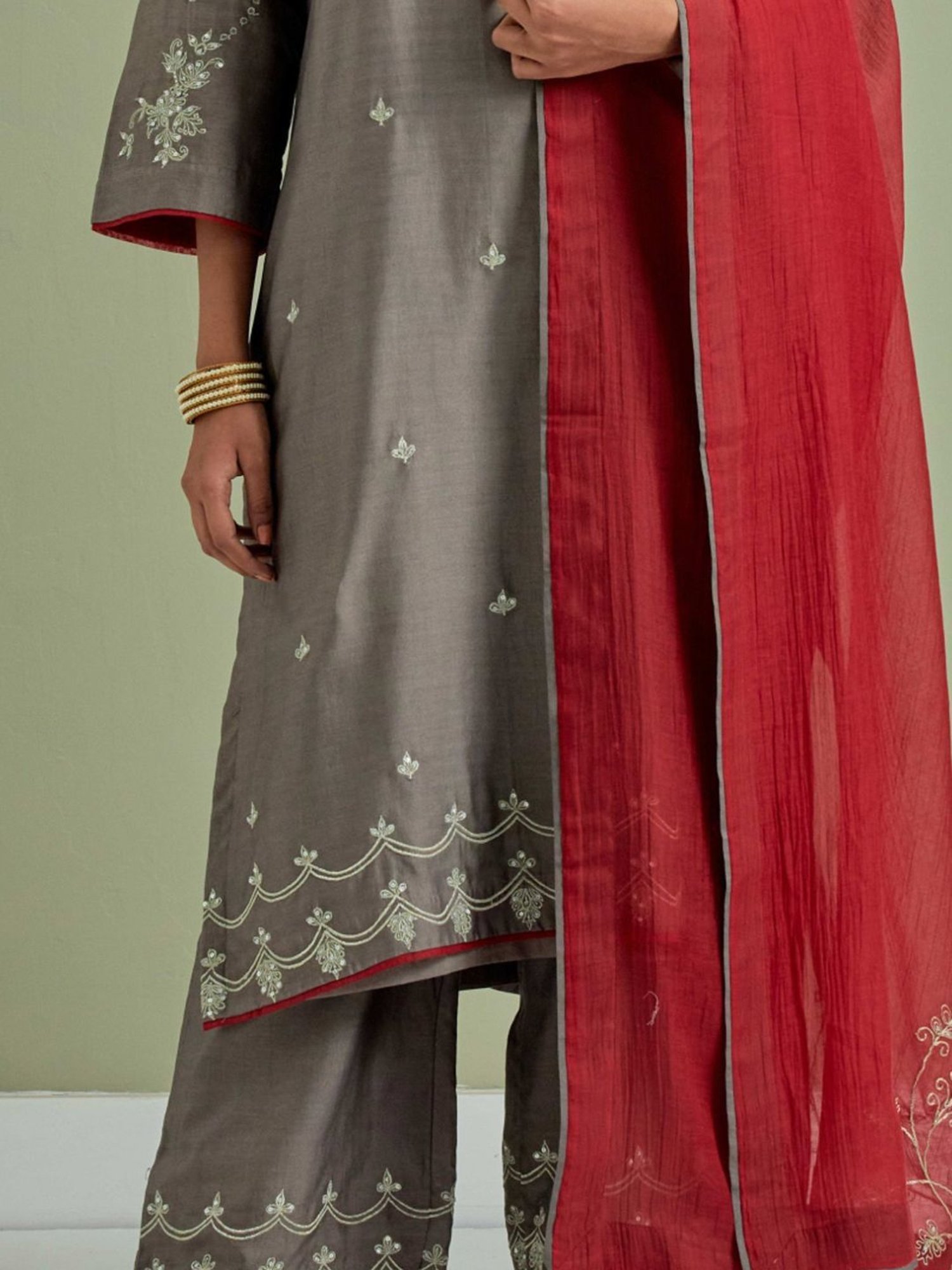 Priya Chaudhary Grey Qainat Embroidered Chanderi Silk Kurta