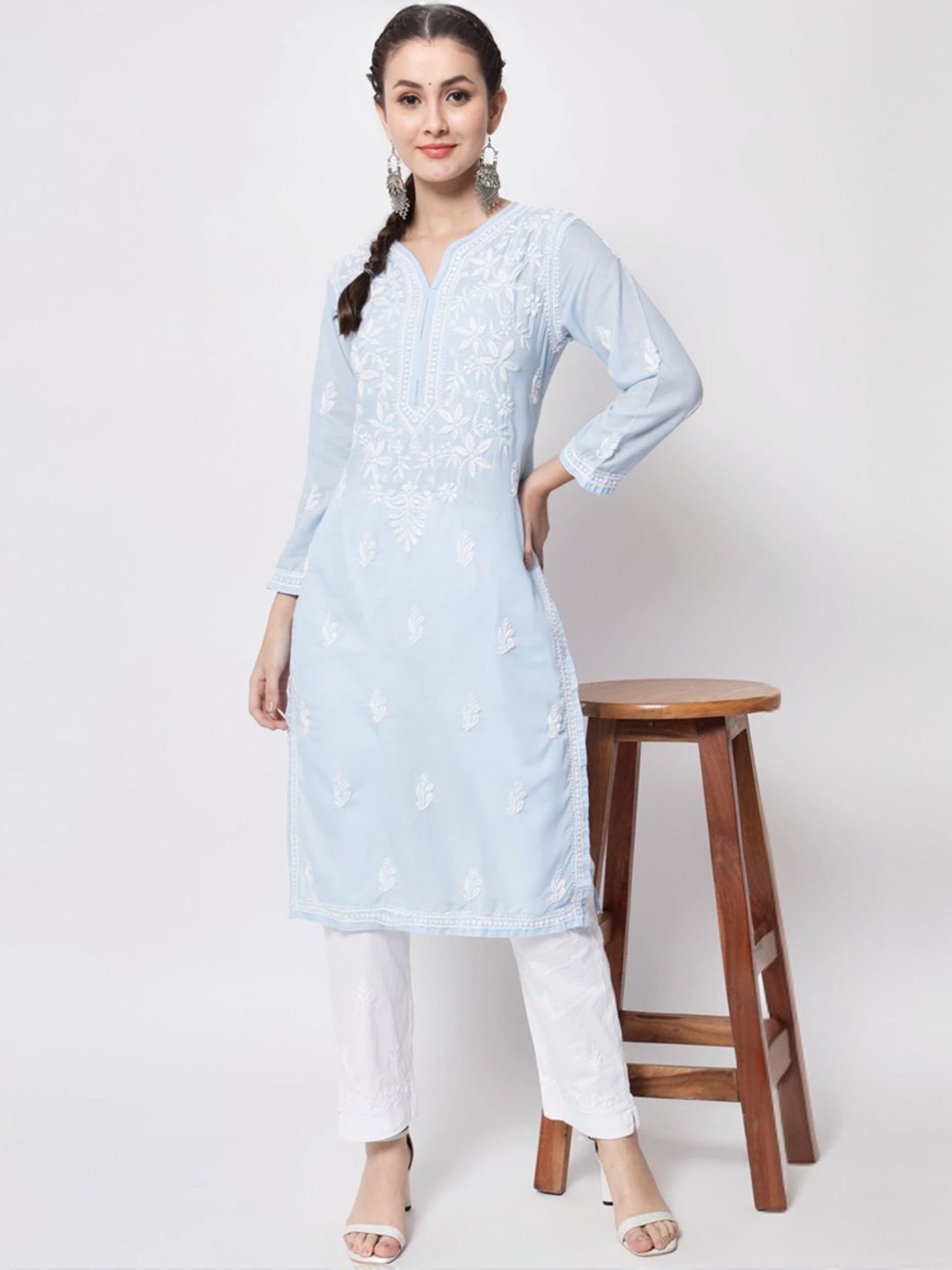 PARAMOUNT CHIKAN Sky Blue Cotton Hand Embroidered Chikankari Straight Kurta