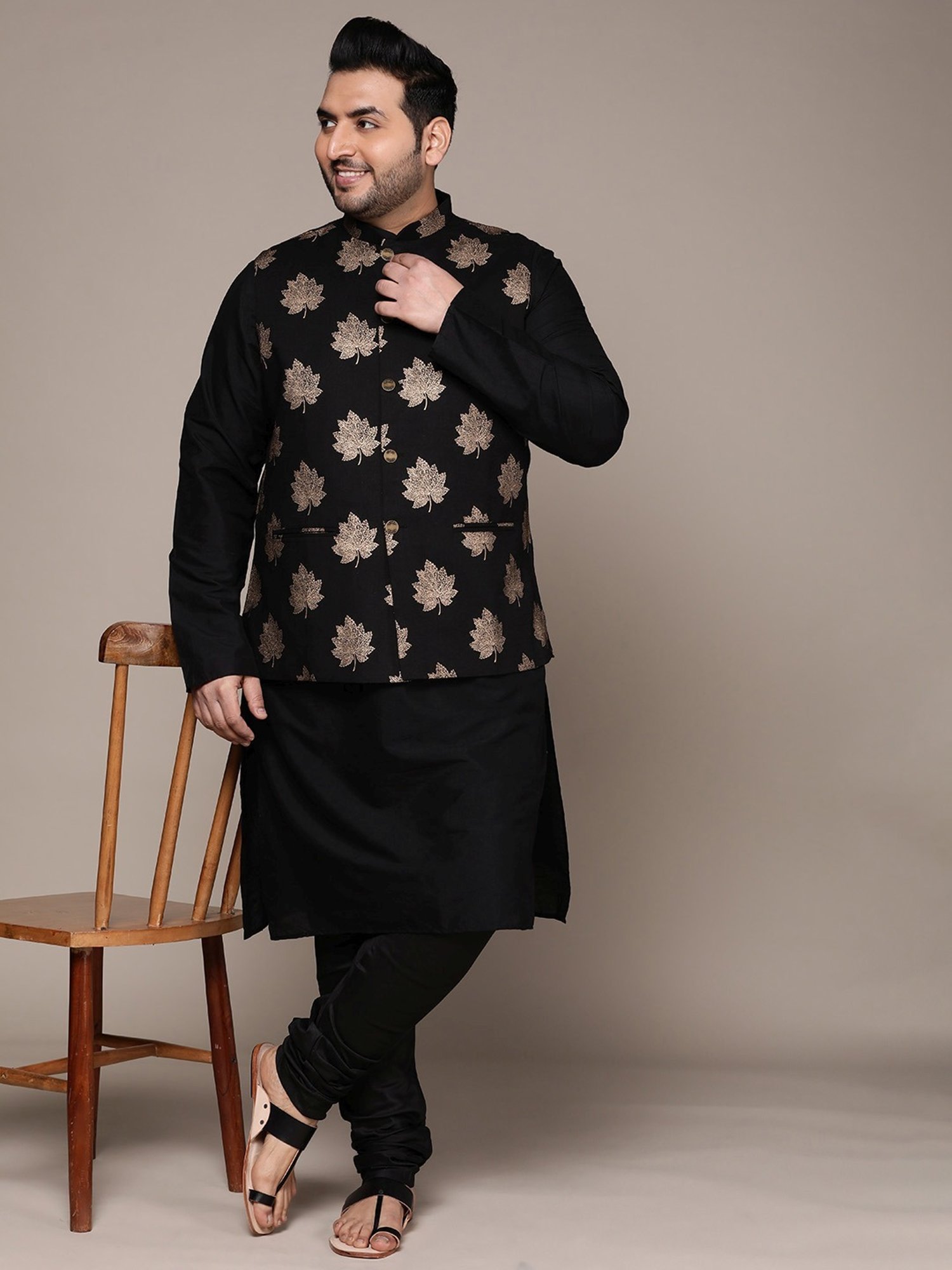 KISAH PLUS Black Regular Fit Printed Kurta Set With Jacket