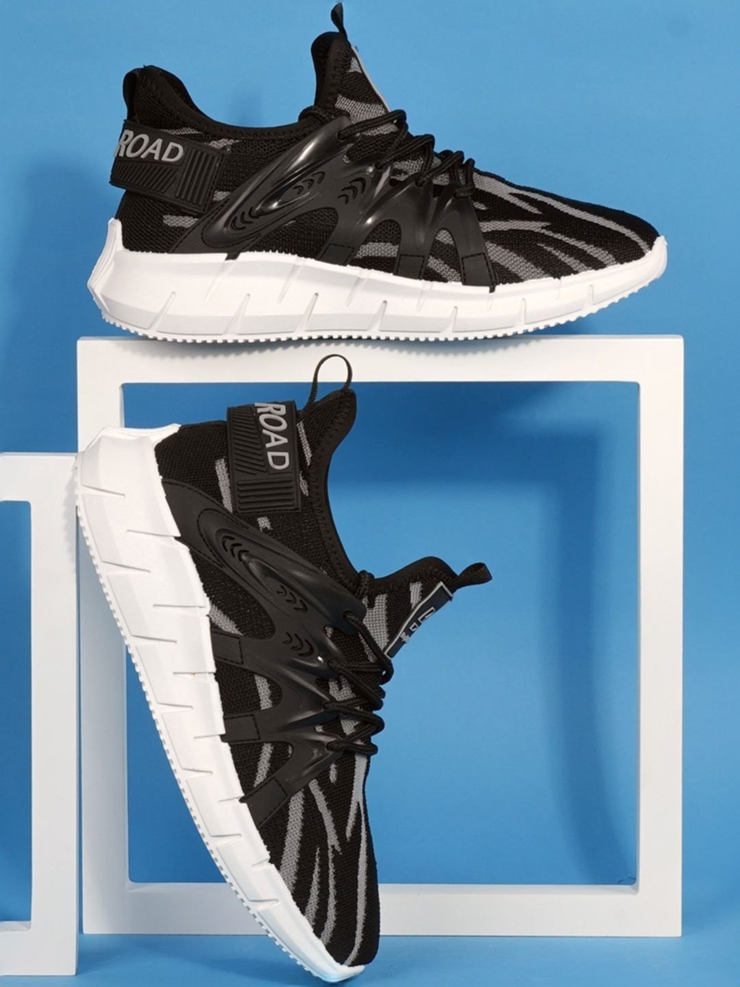 Rapid Box Men's Black Running Shoes