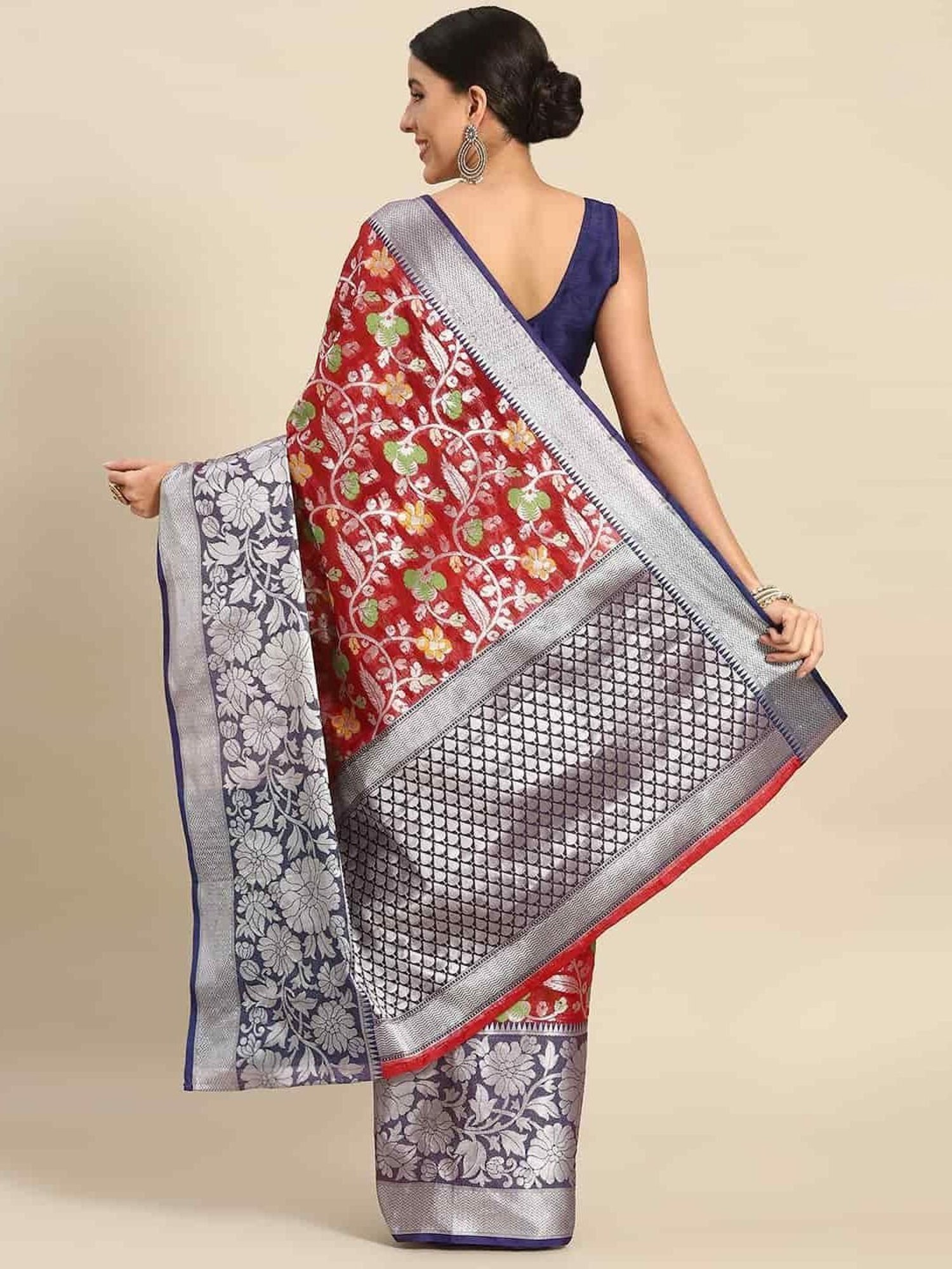 Unnati Silks Grey Cotton Printed Saree With Unstitched Blouse