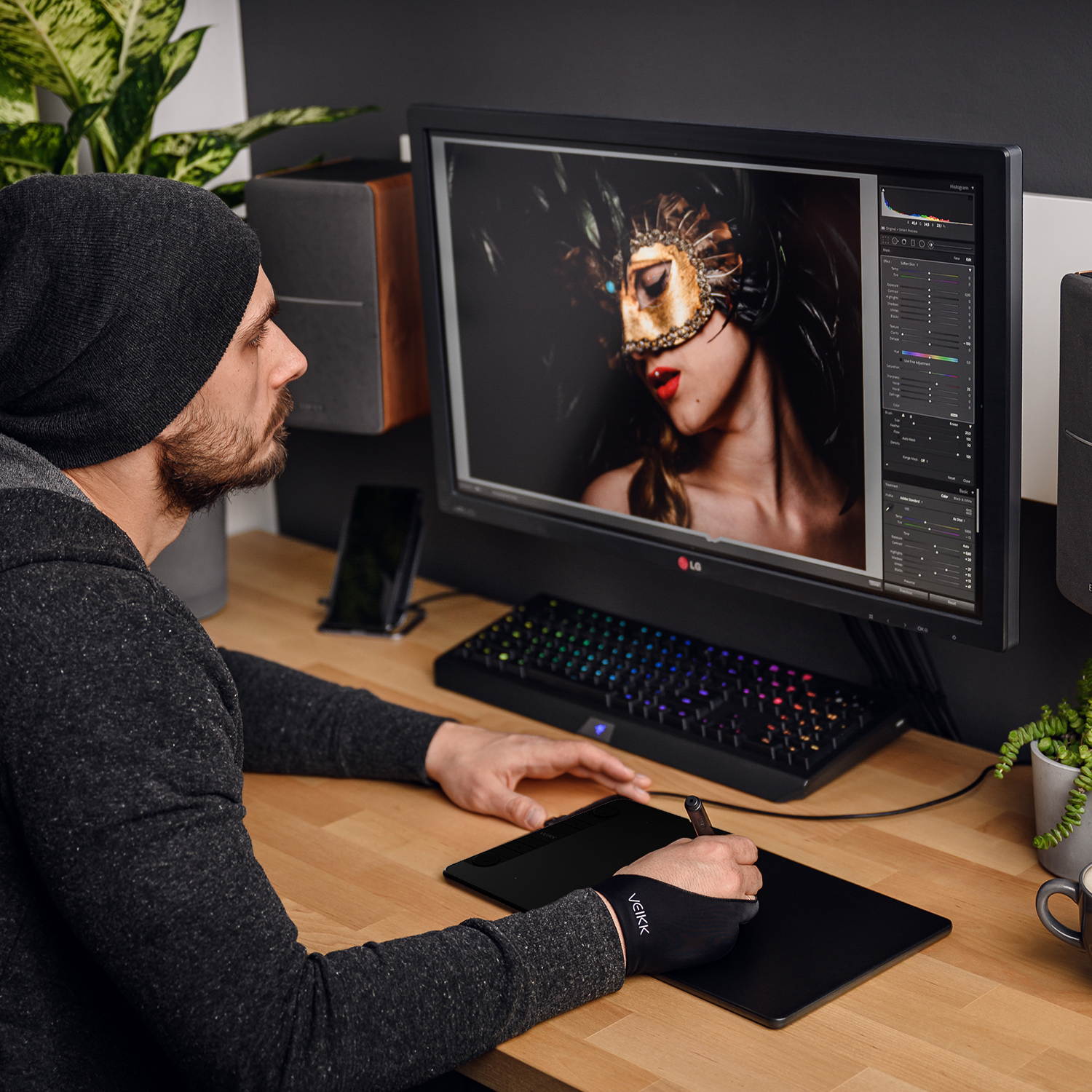 Huion KAMVAS Pro 13 GT-133 Pen Display Drawing Monitor 13.3 Inches Tilt Function Battery-Free Stylus 8192 Pen Pressure(Stand Included)