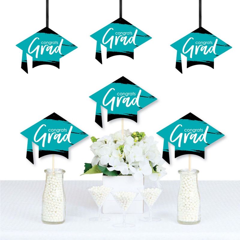 Big Dot of Happiness Senior Strong - Hanging Porch Class of 2021 Graduation Party Outdoor Decorations - Front Door Decor - 1 Piece Sign